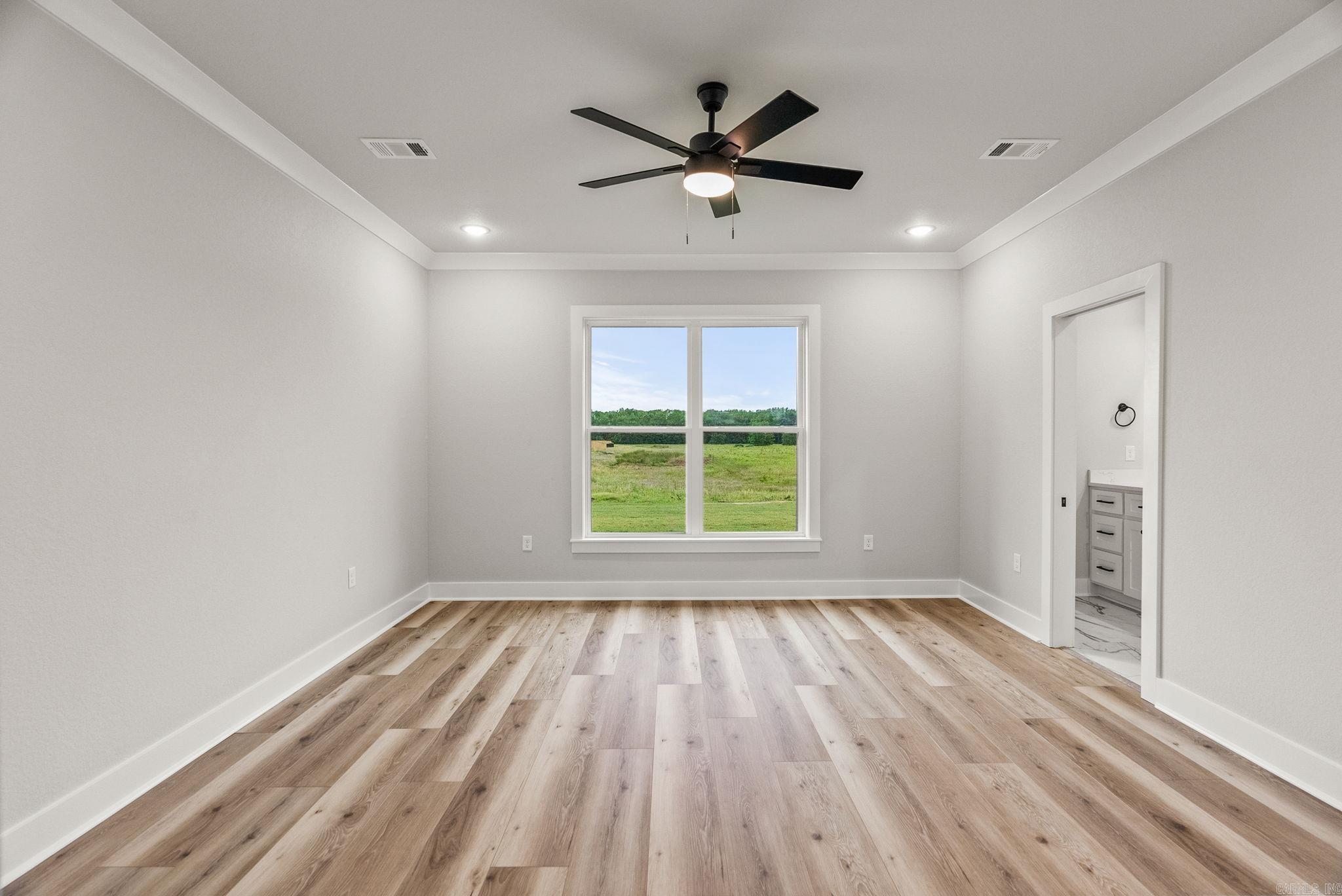 2318 Lakewood Circle