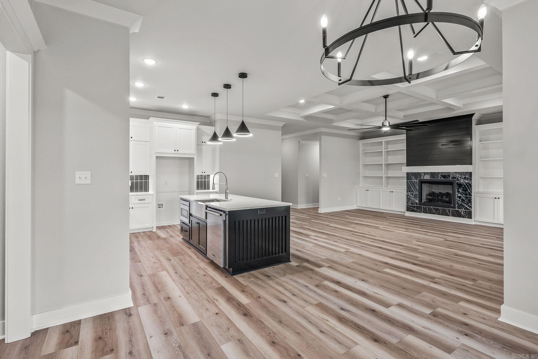 2318 Lakewood Circle