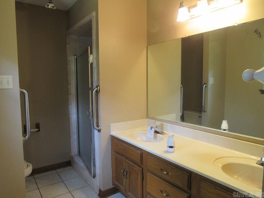 810 Autumnbrook Cir