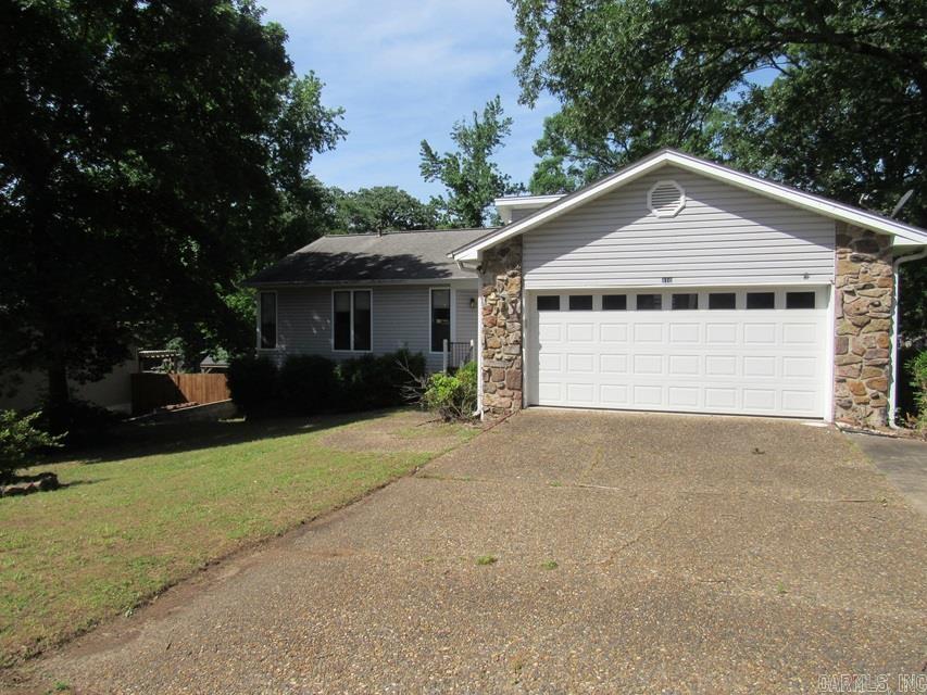 810 Autumnbrook Cir