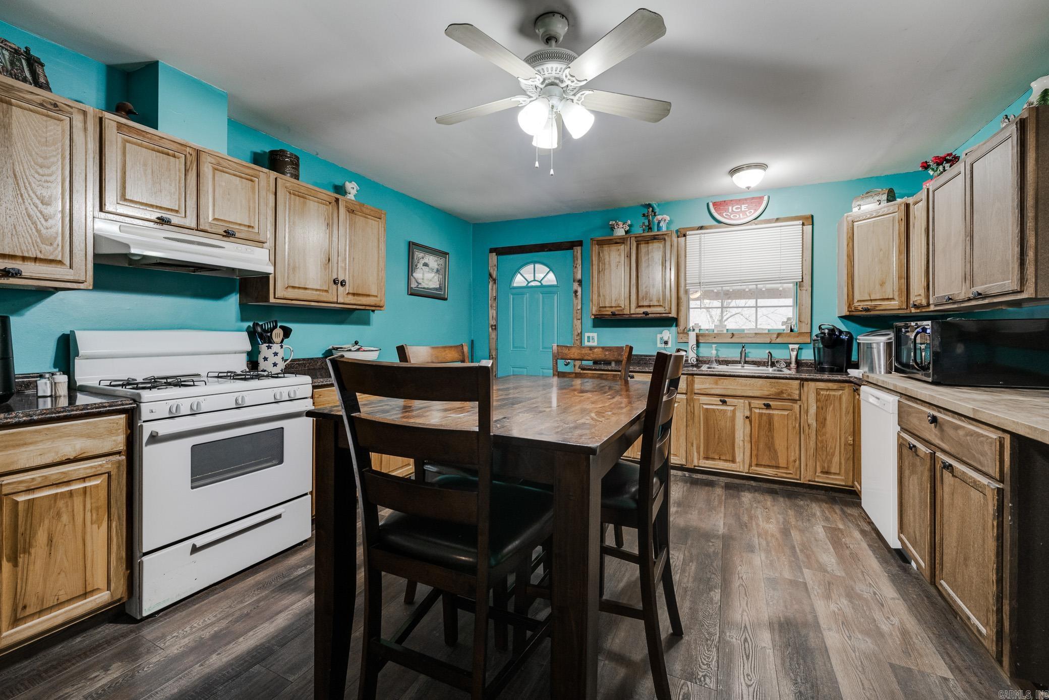 196 Harris Loop
