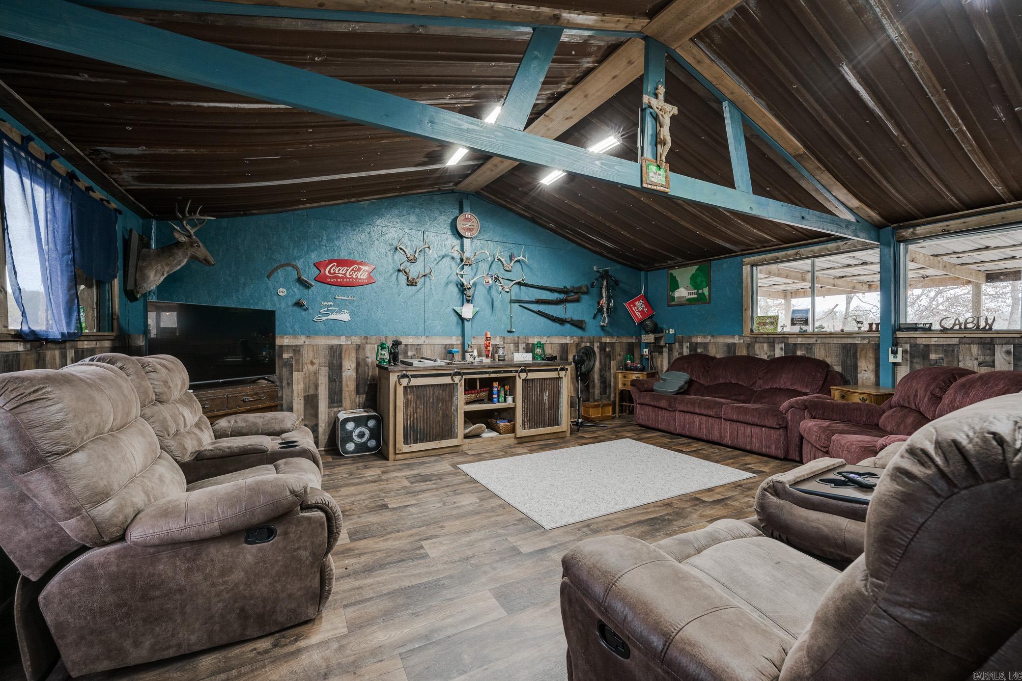 196 Harris Loop