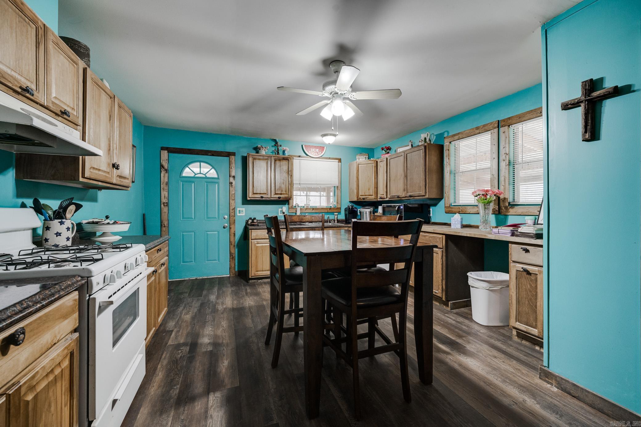 196 Harris Loop