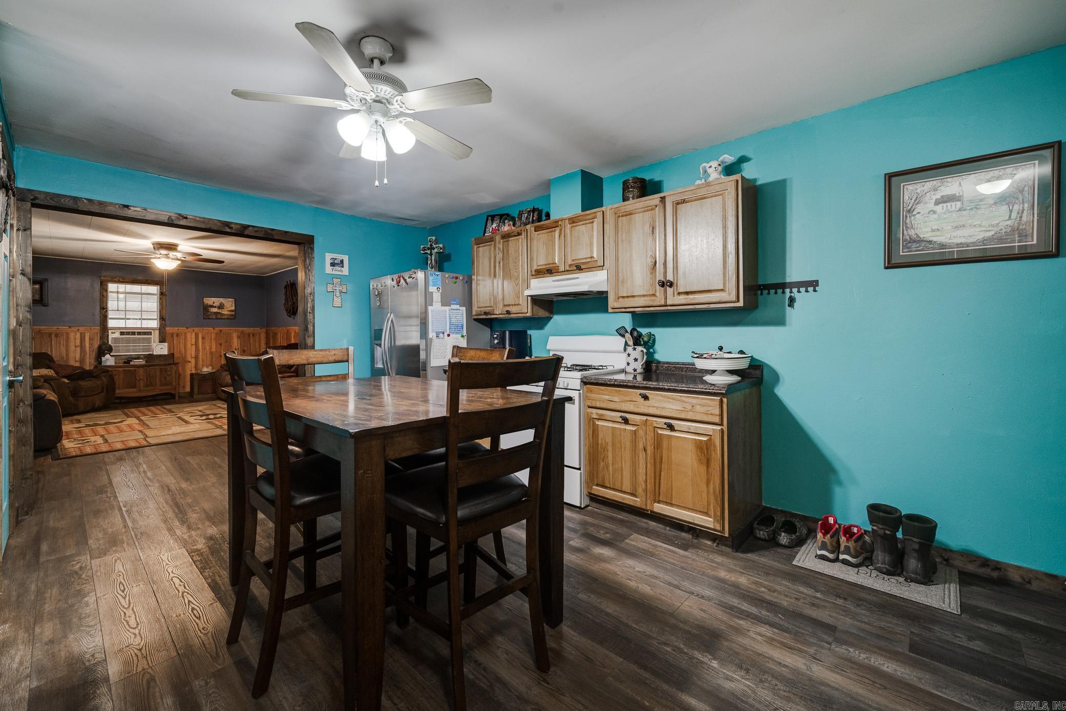 196 Harris Loop