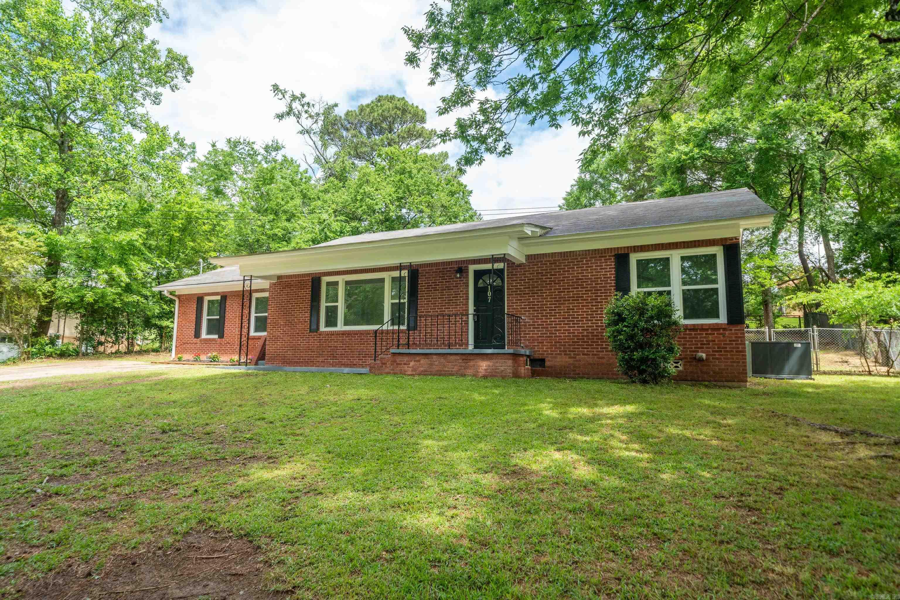 107 Lakeside Road