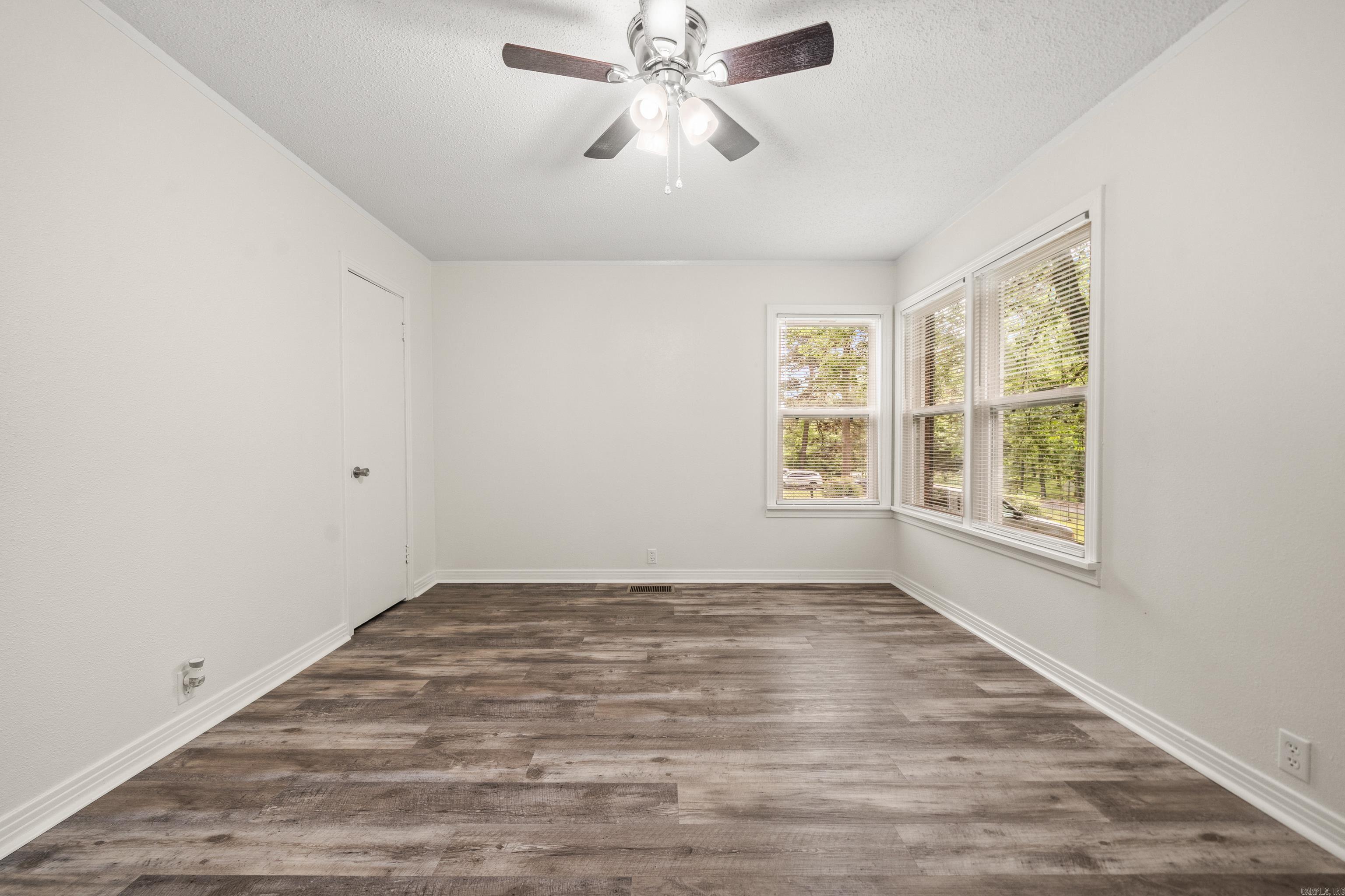 107 Lakeside Road