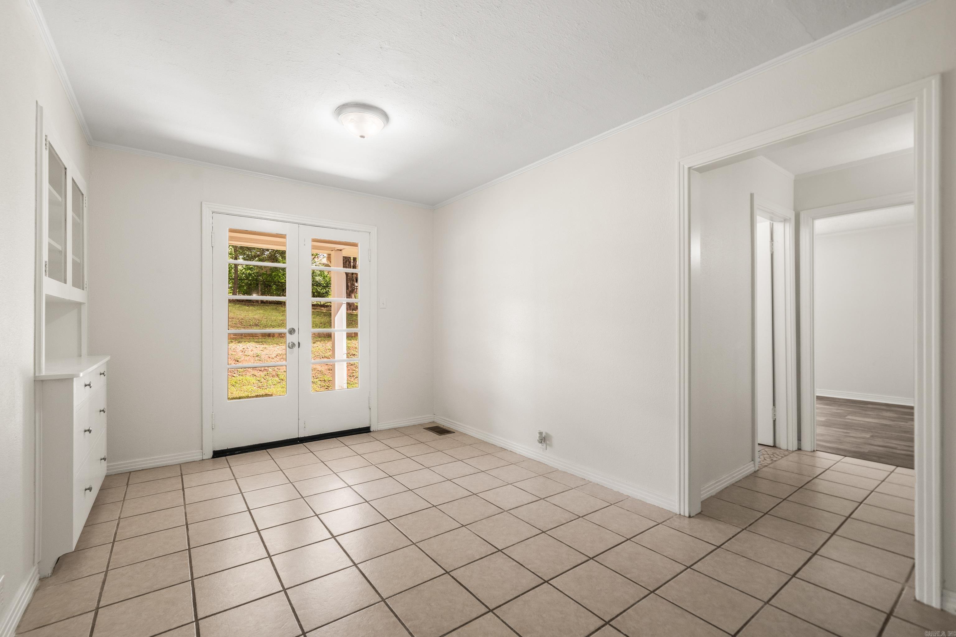 107 Lakeside Road