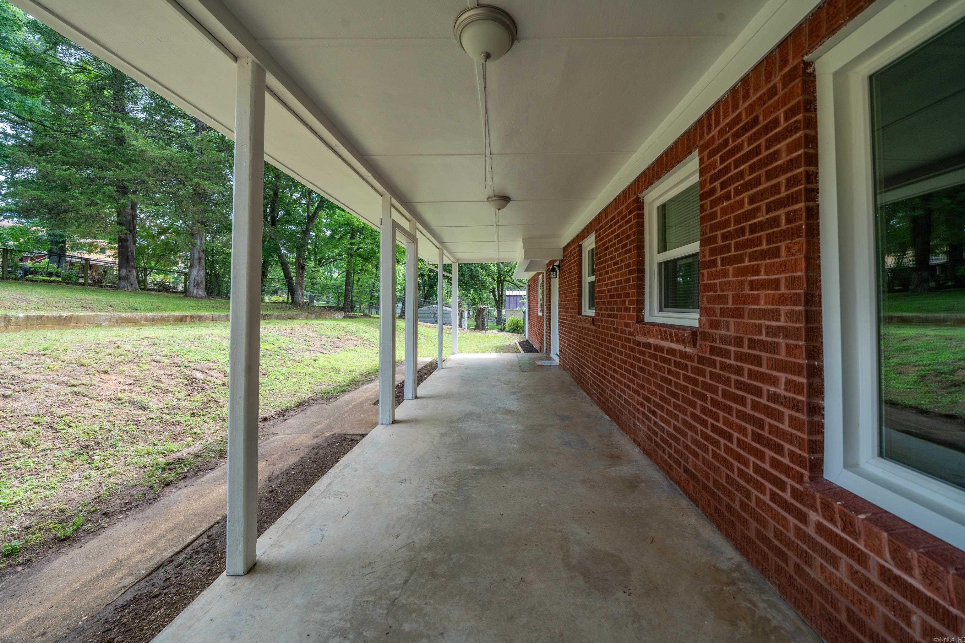 107 Lakeside Road