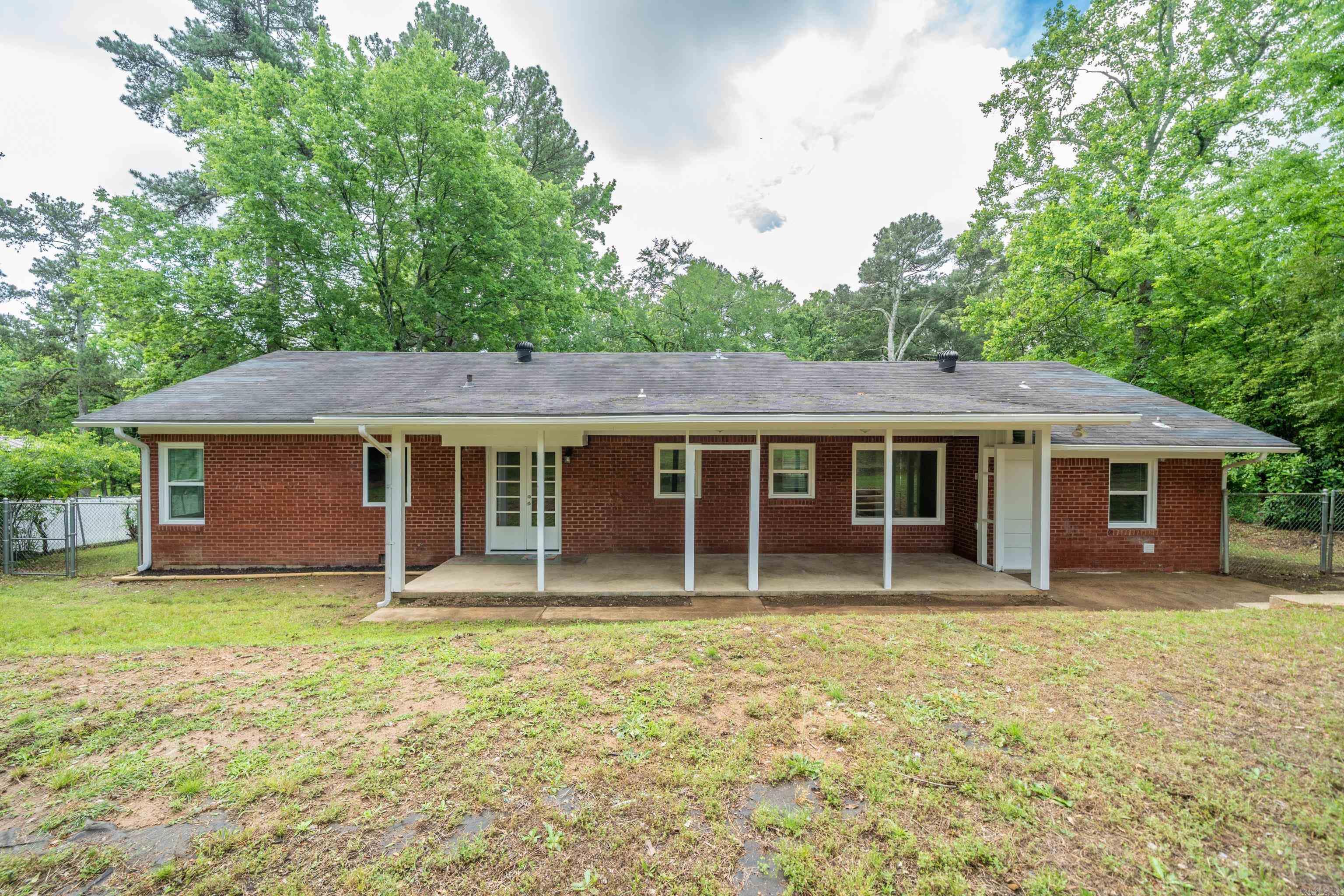 107 Lakeside Road