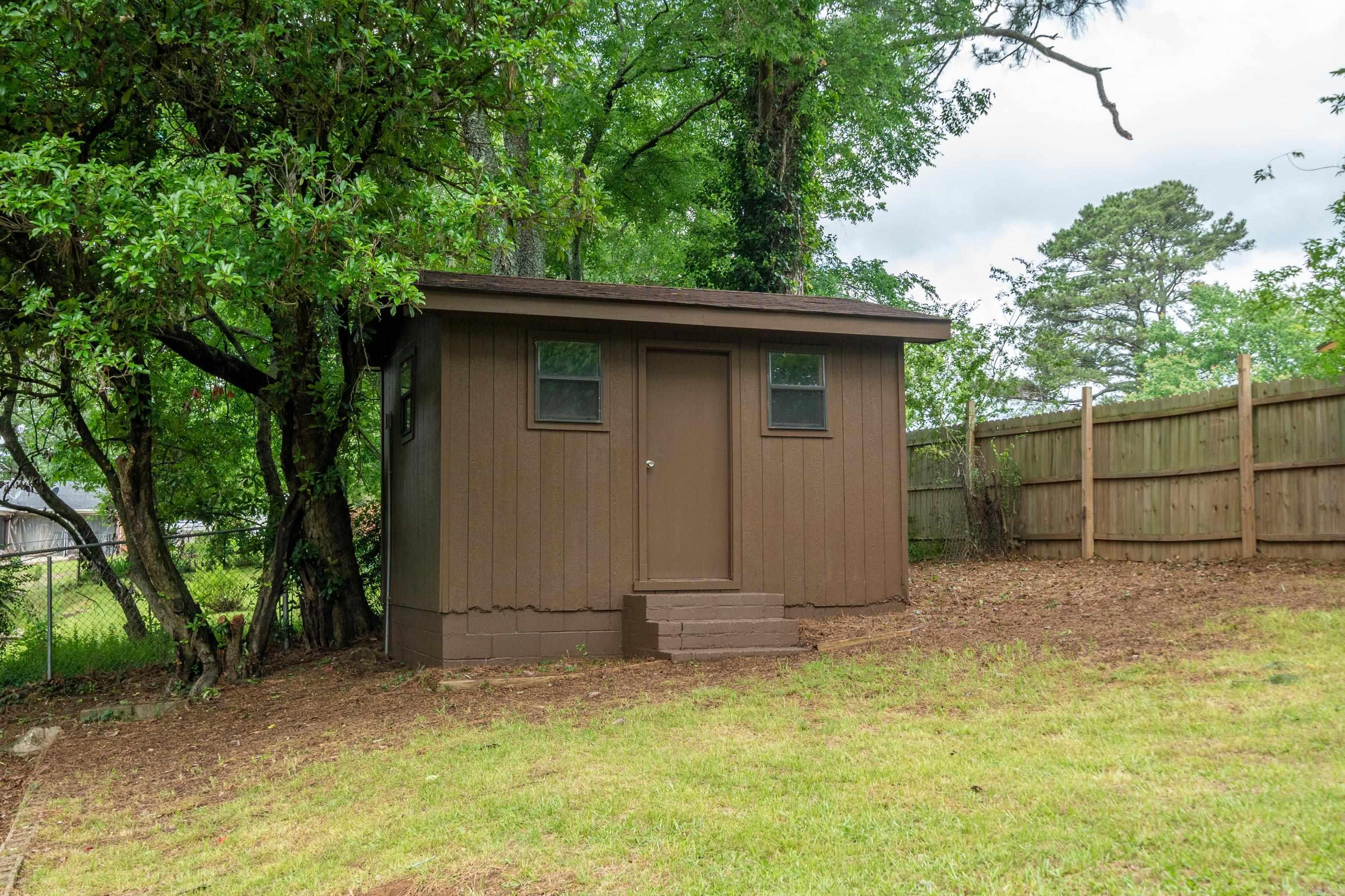 107 Lakeside Road