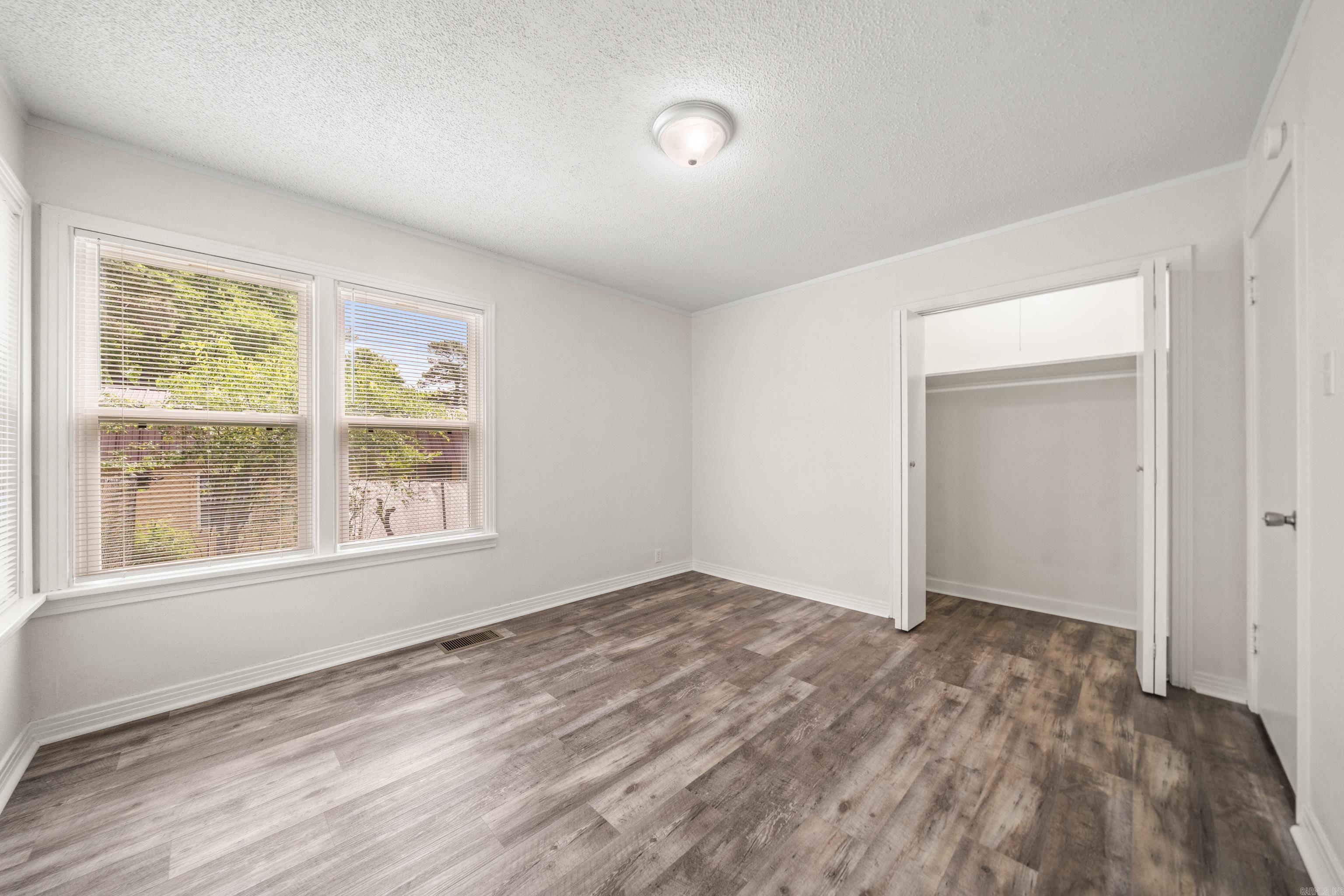 107 Lakeside Road
