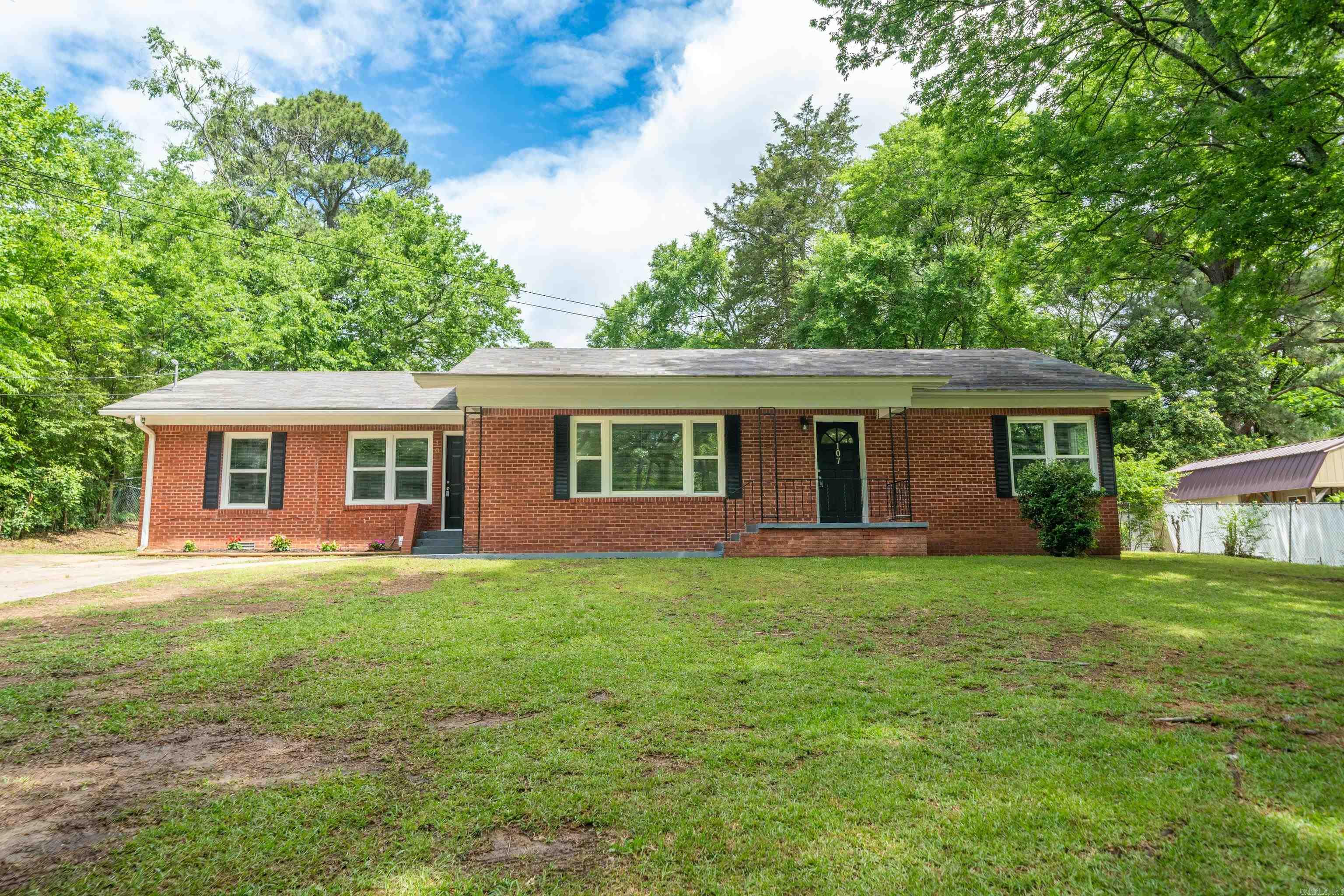 107 Lakeside Road