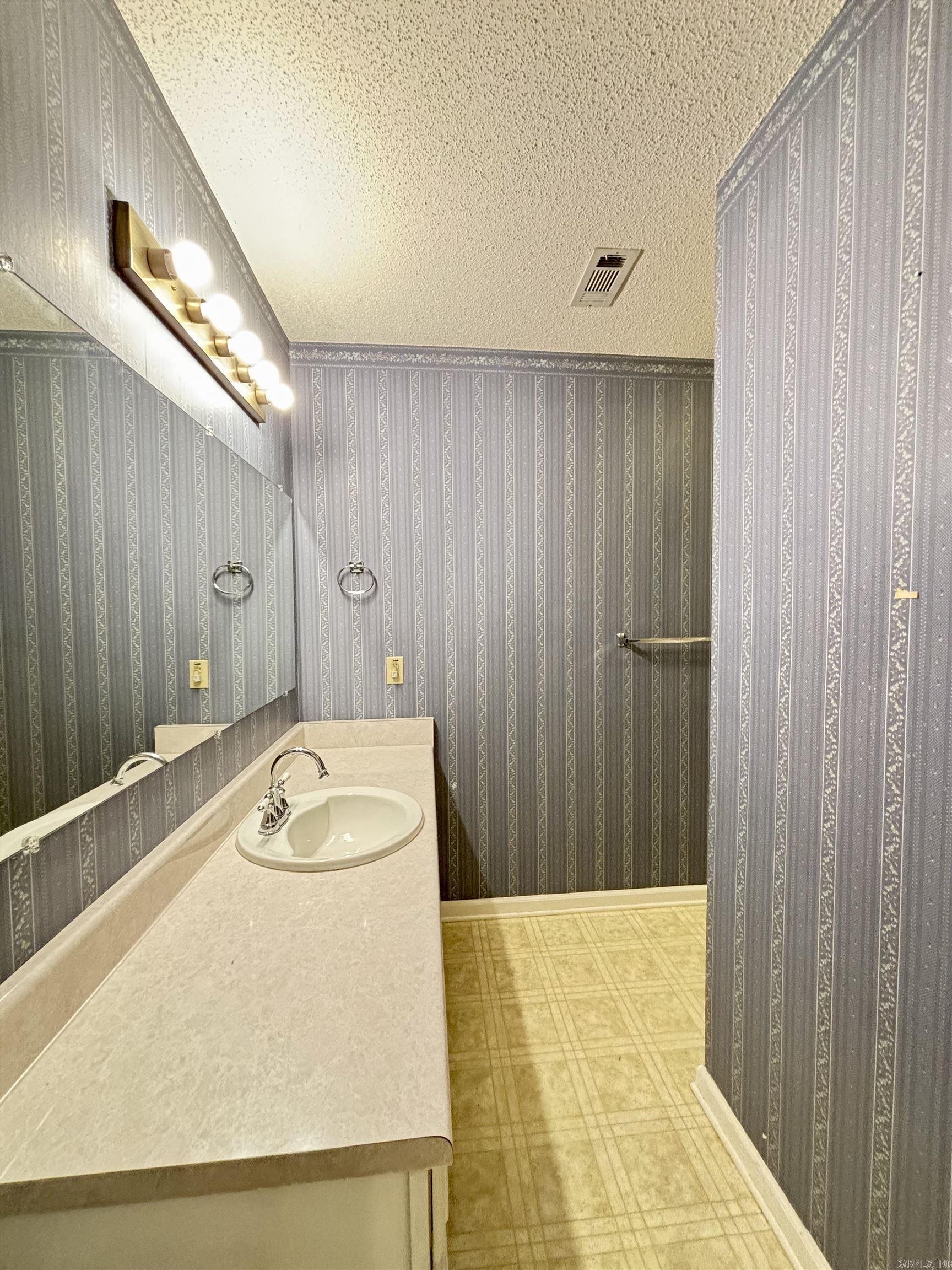 27 Silverleaf Court