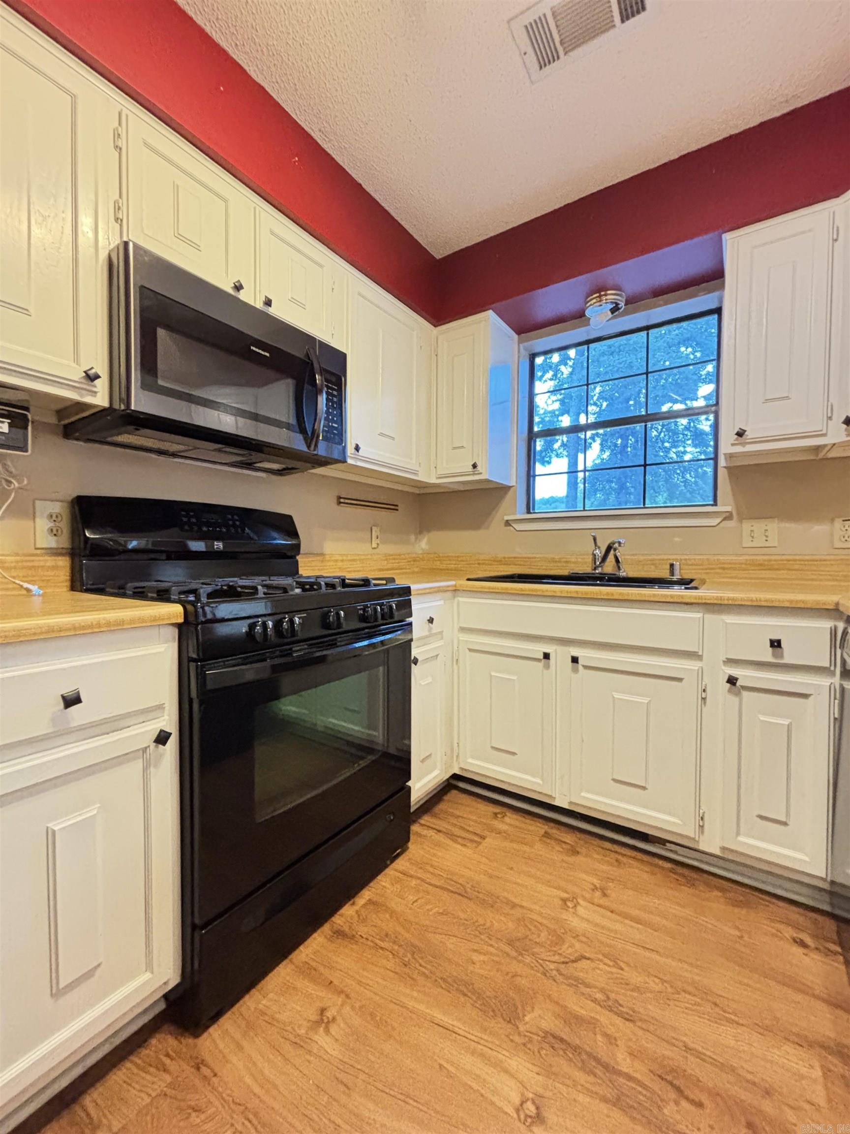 27 Silverleaf Court