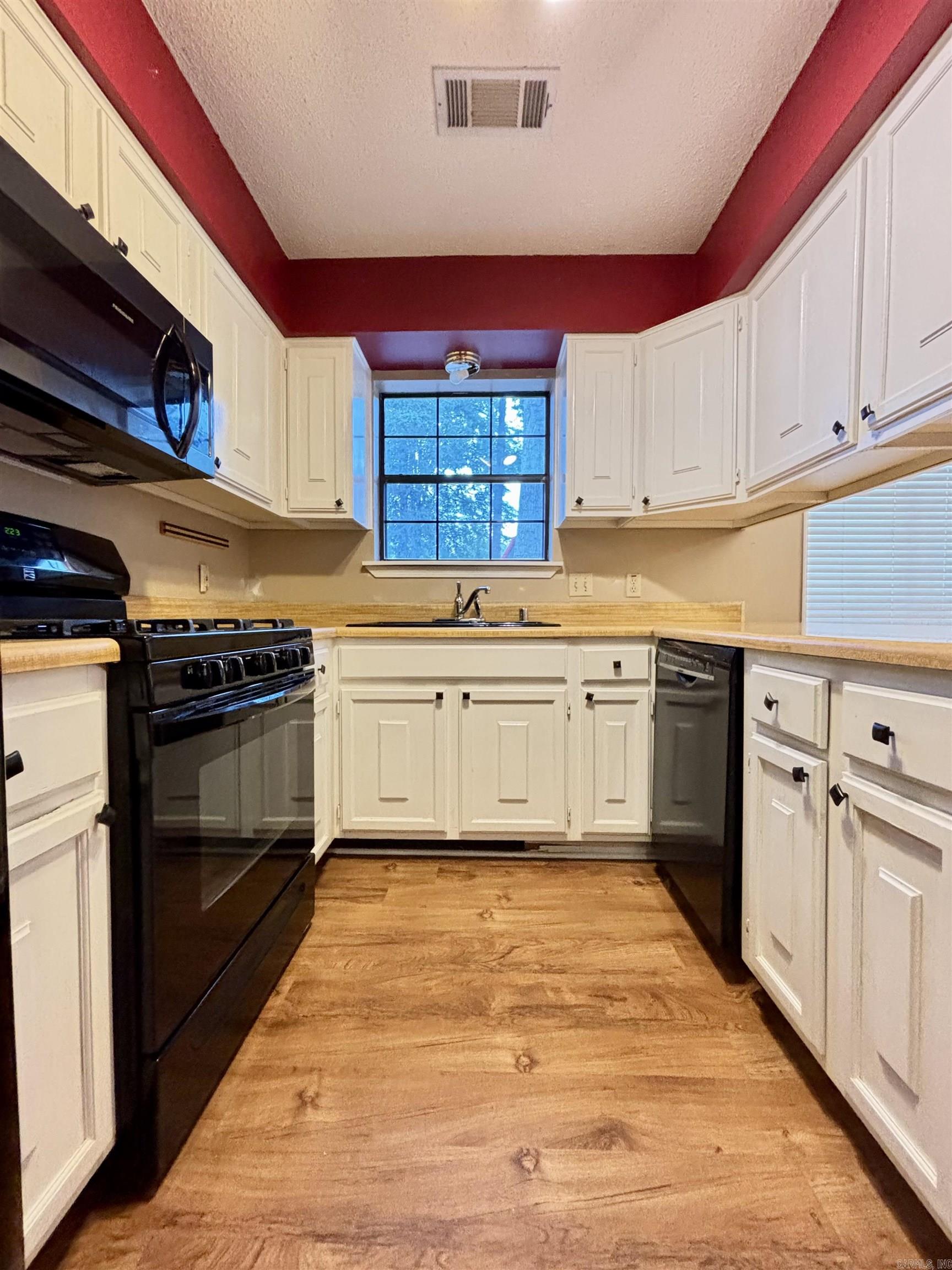27 Silverleaf Court