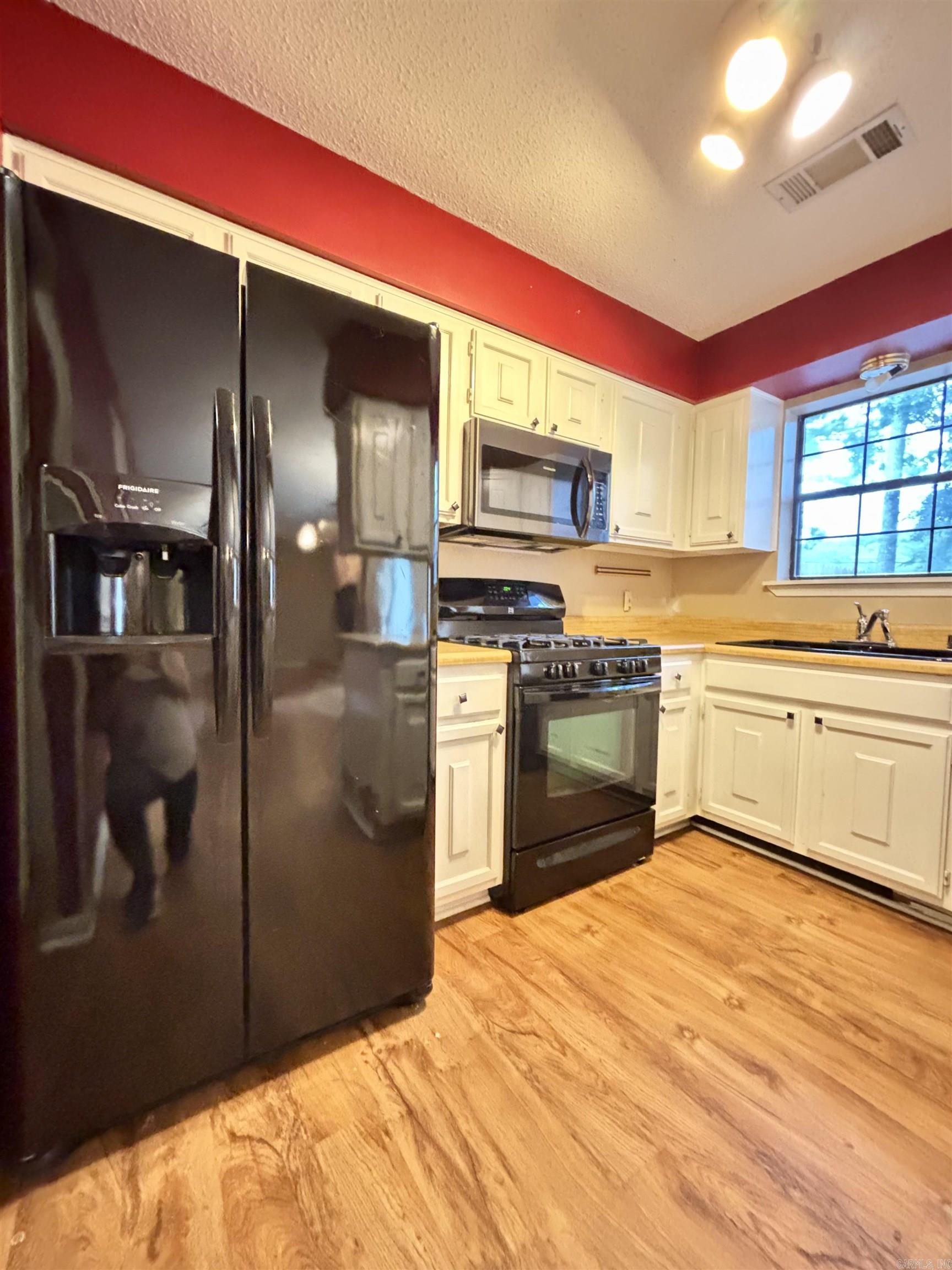 27 Silverleaf Court