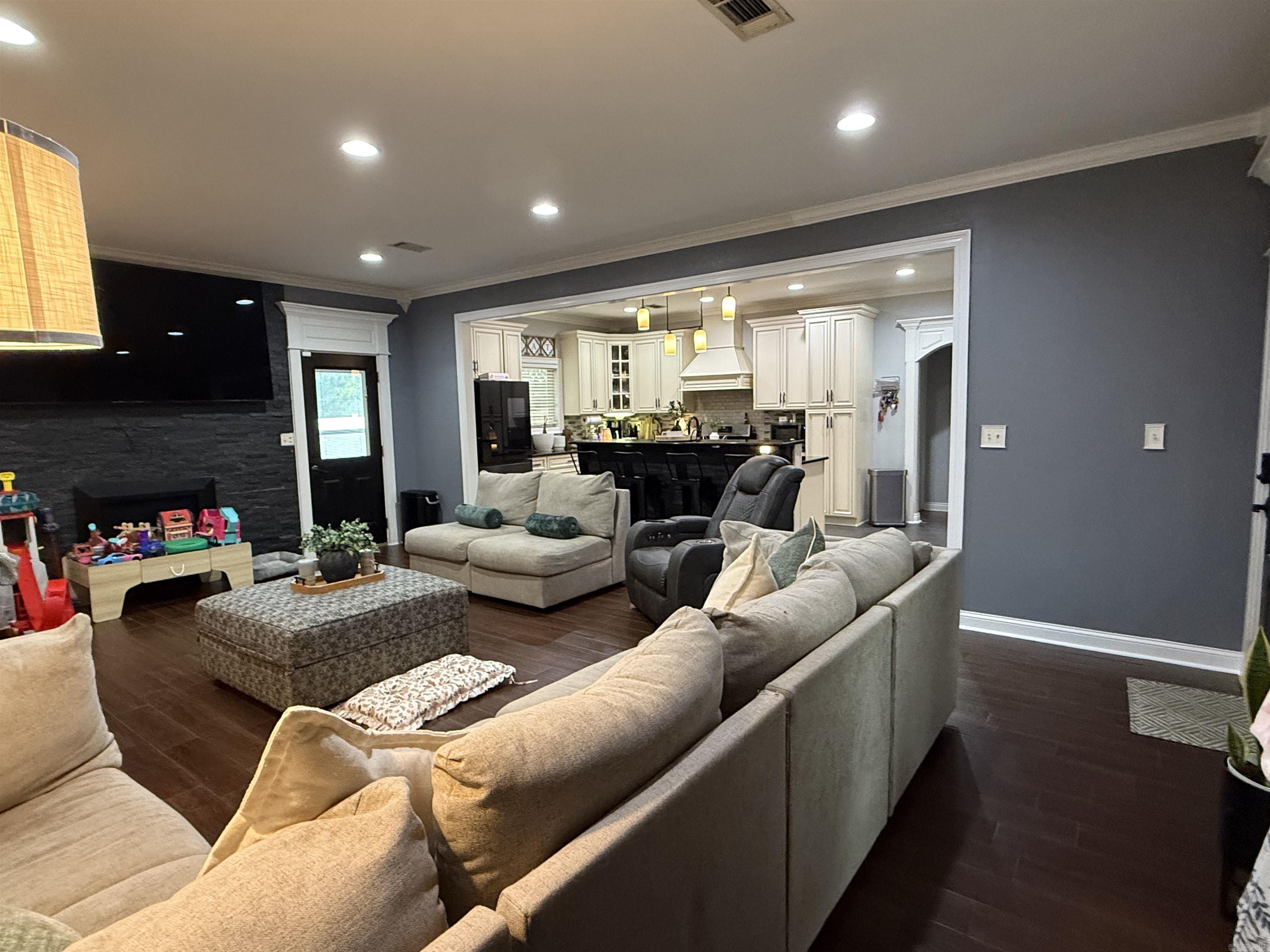 3117 Stonehenge Drive
