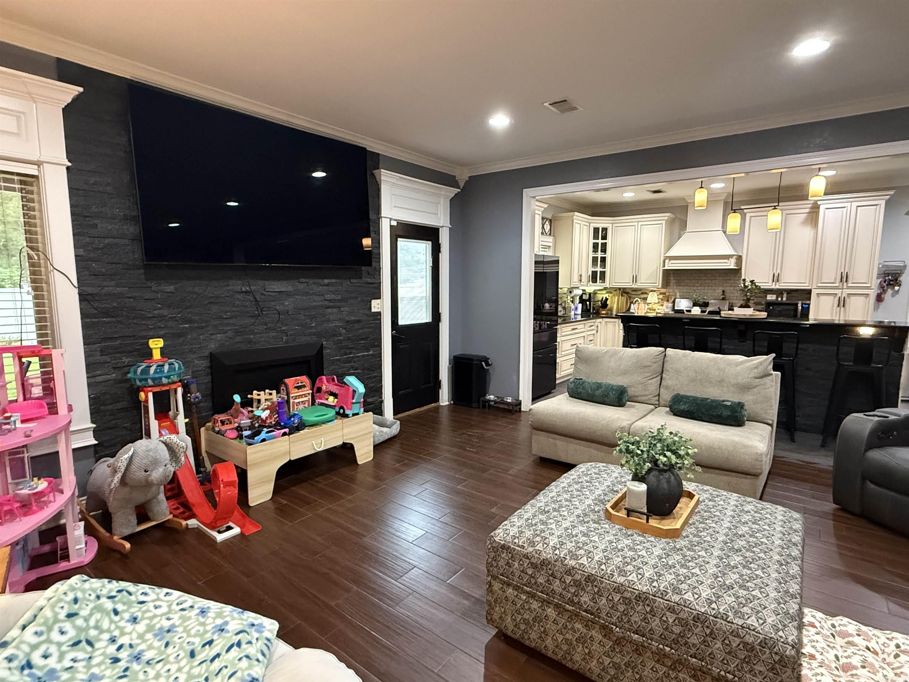 3117 Stonehenge Drive