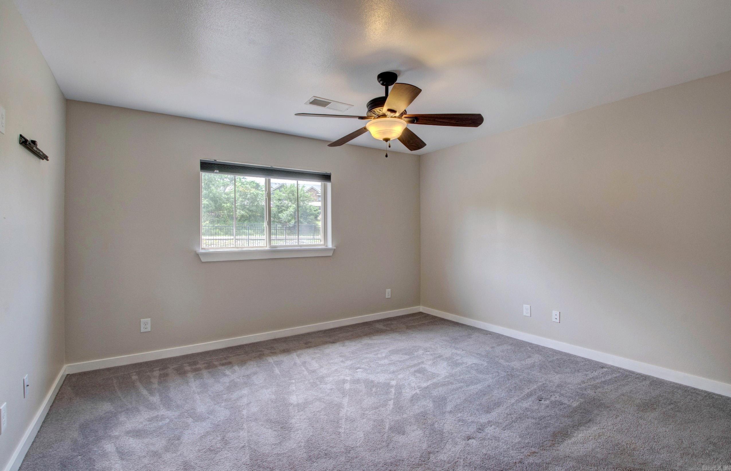 106 Venezia Ln