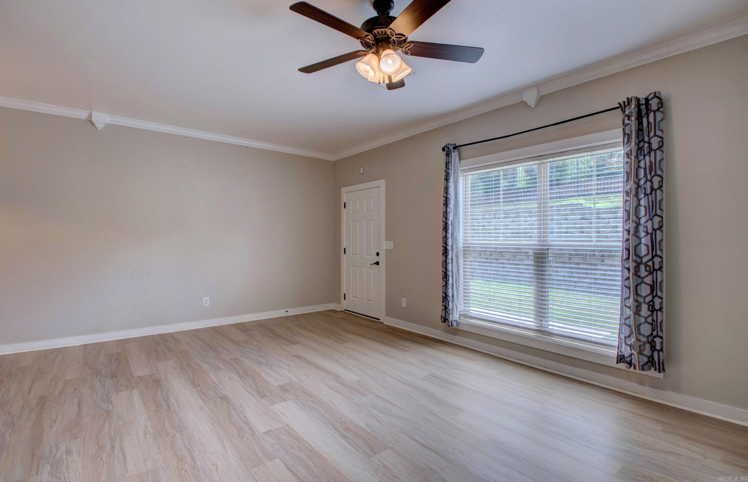106 Venezia Ln