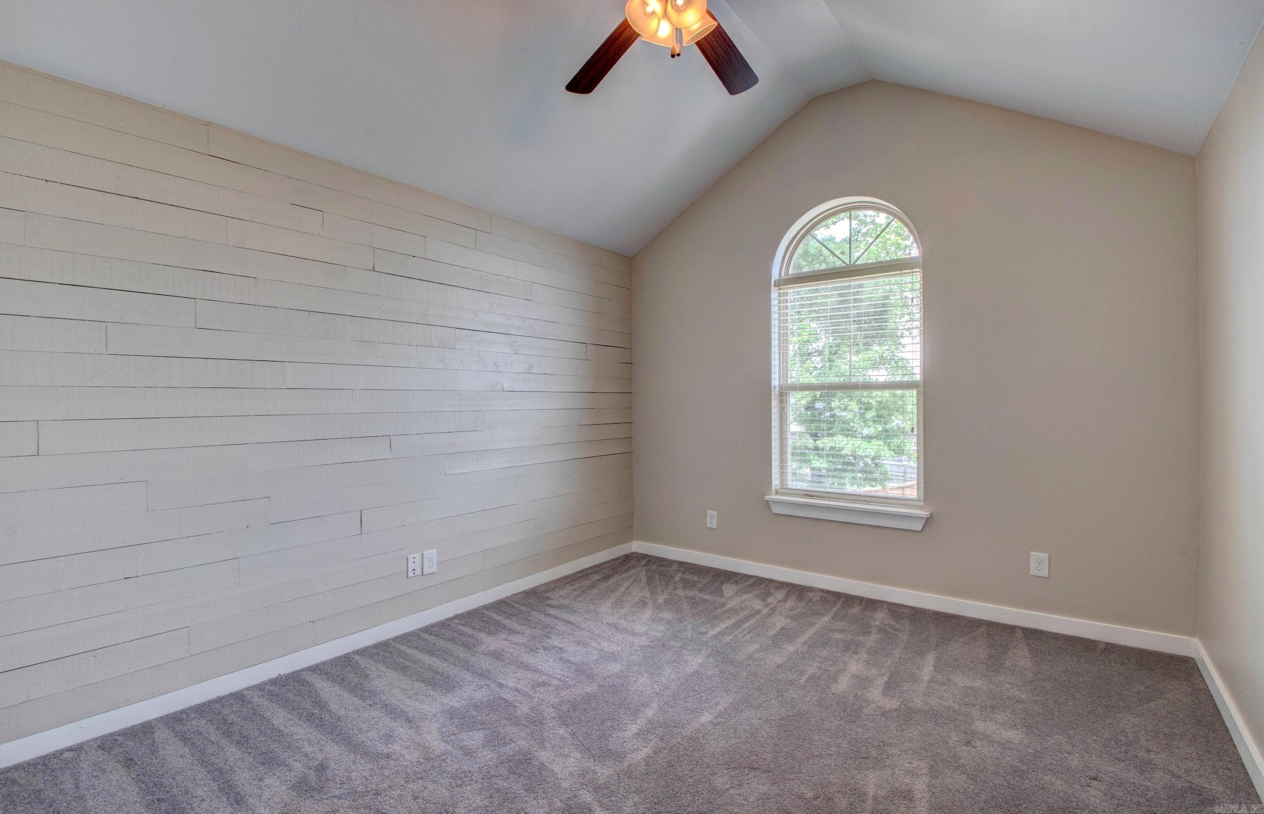 106 Venezia Ln