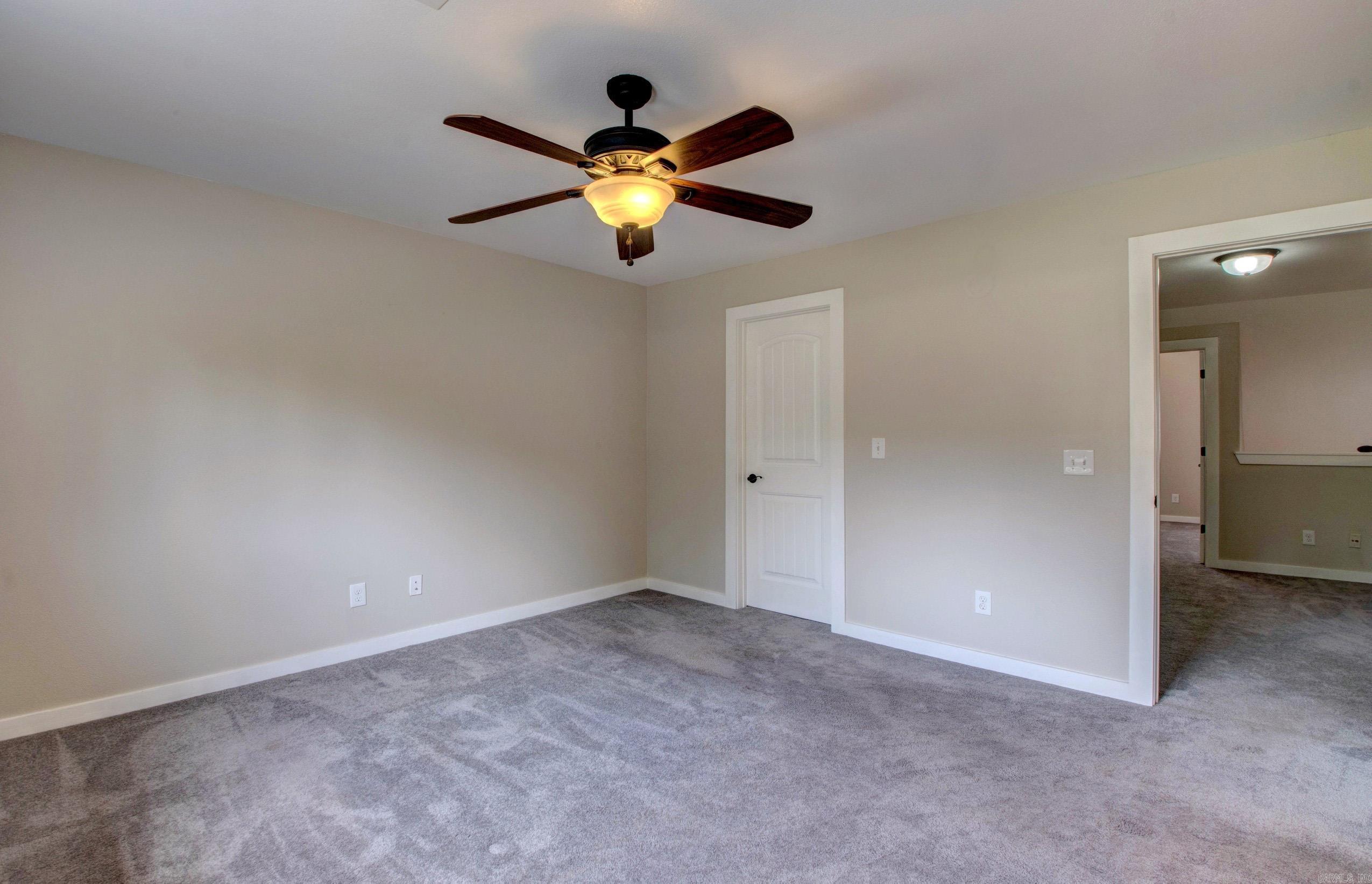 106 Venezia Ln