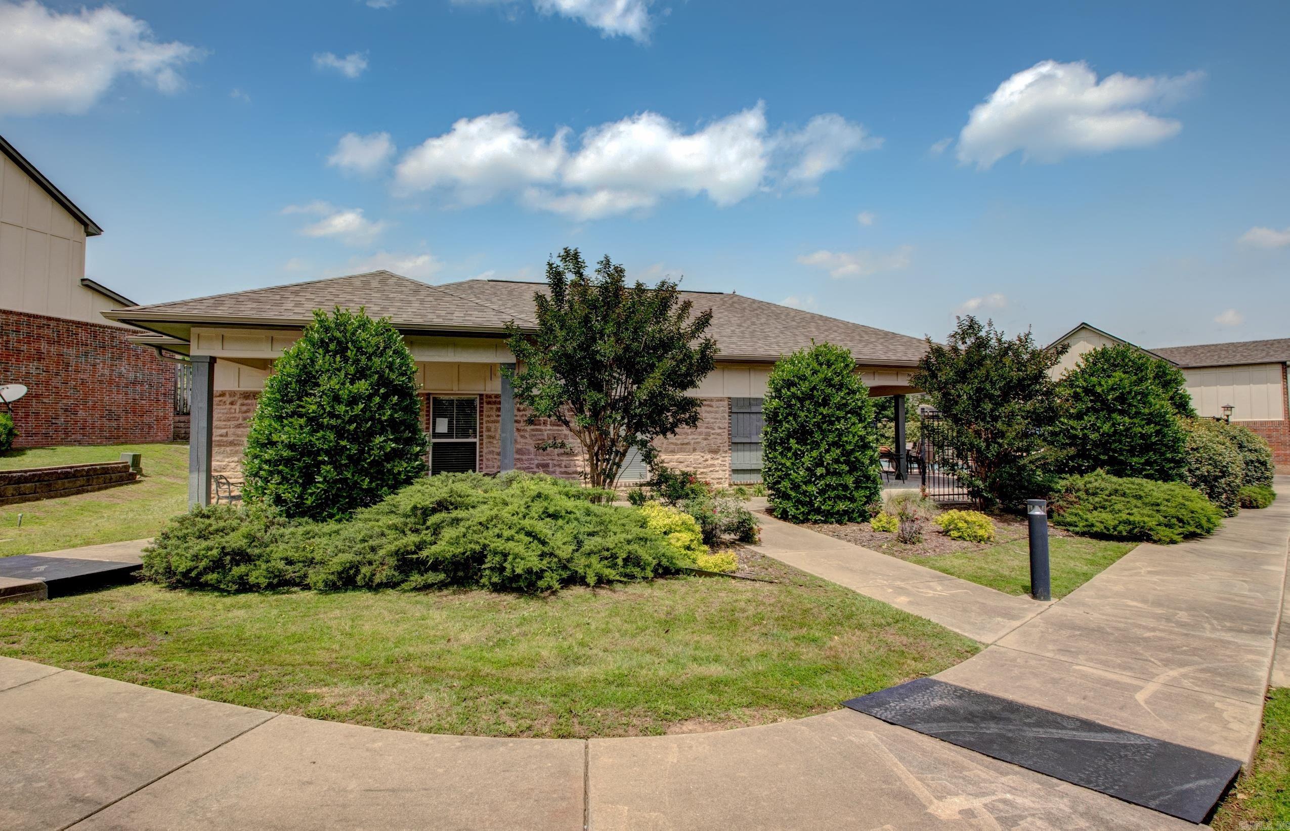 106 Venezia Ln
