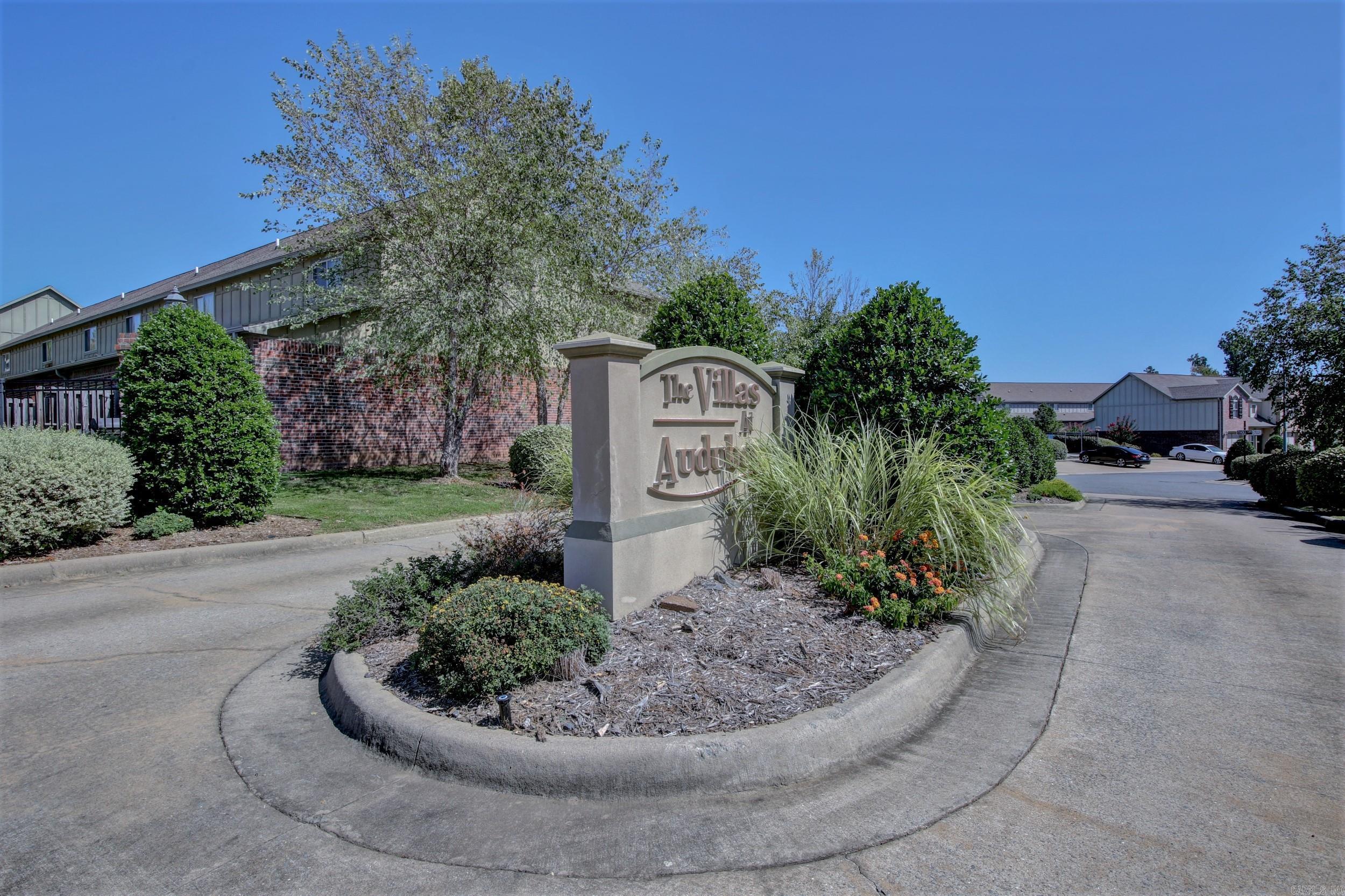 106 Venezia Ln