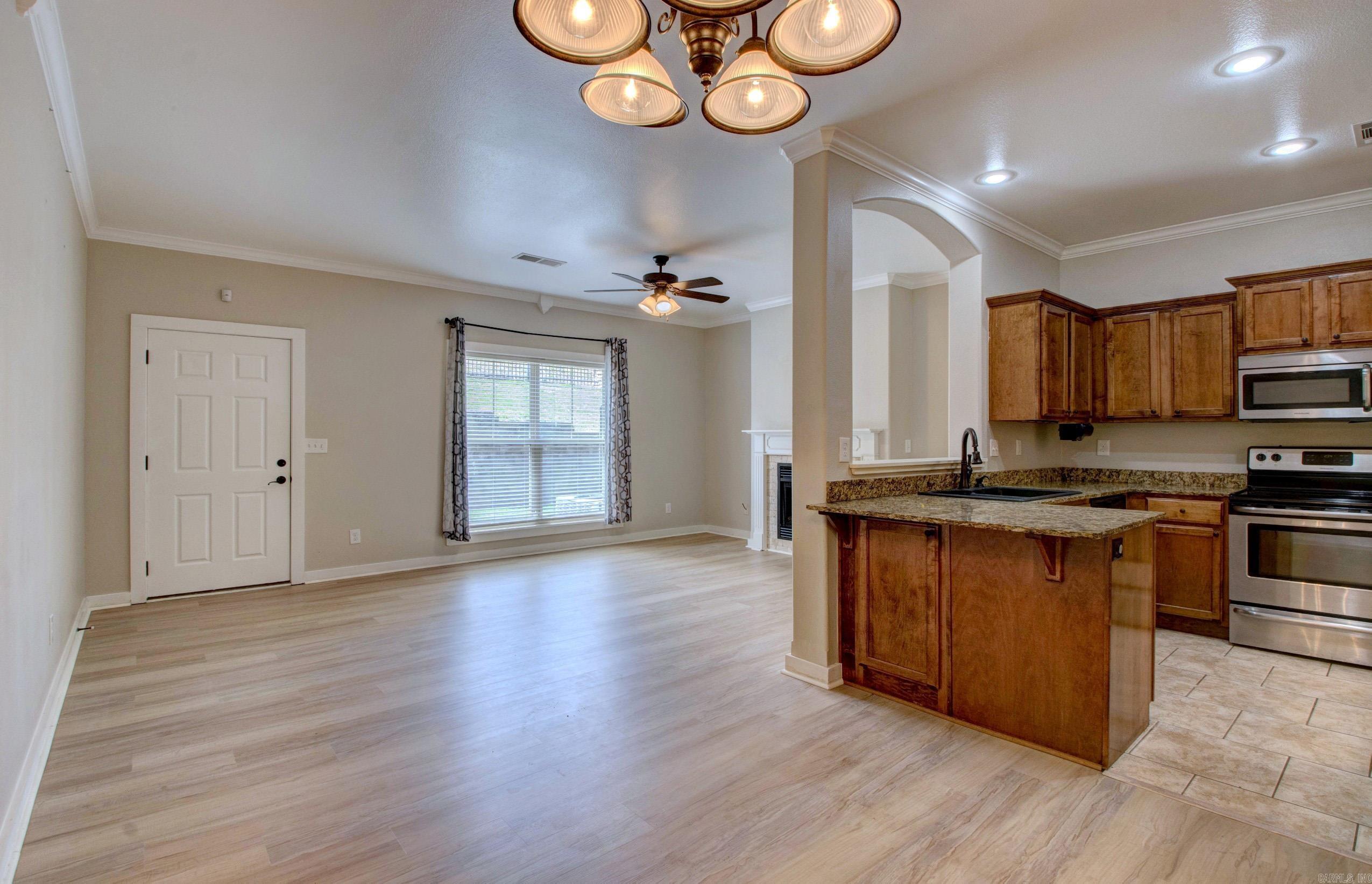 106 Venezia Ln