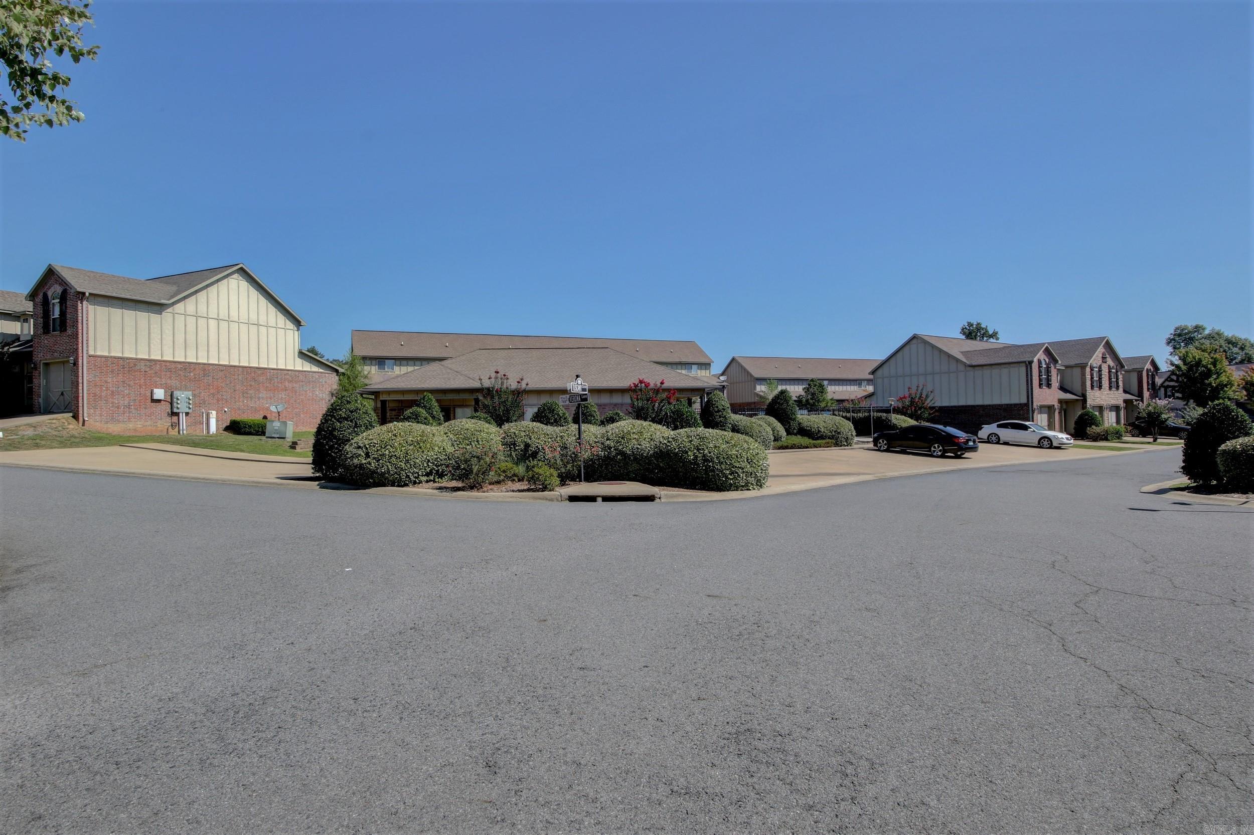 106 Venezia Ln