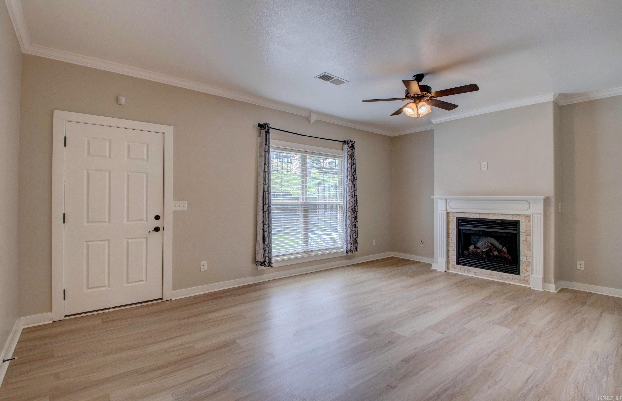 106 Venezia Ln