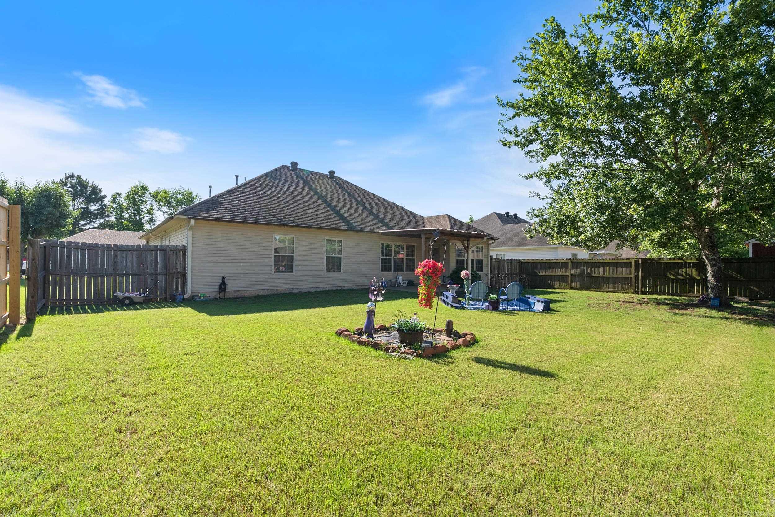 3015 Longmeadow Drive