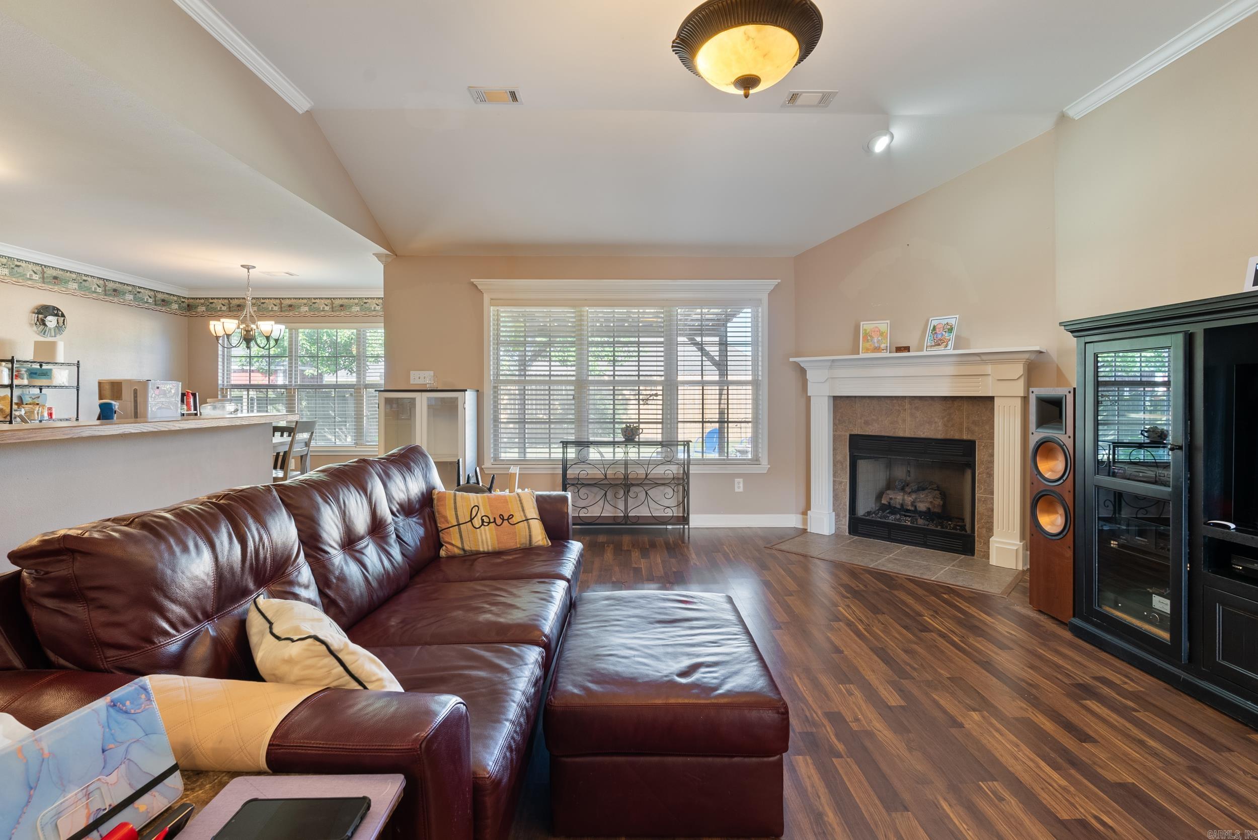 3015 Longmeadow Drive