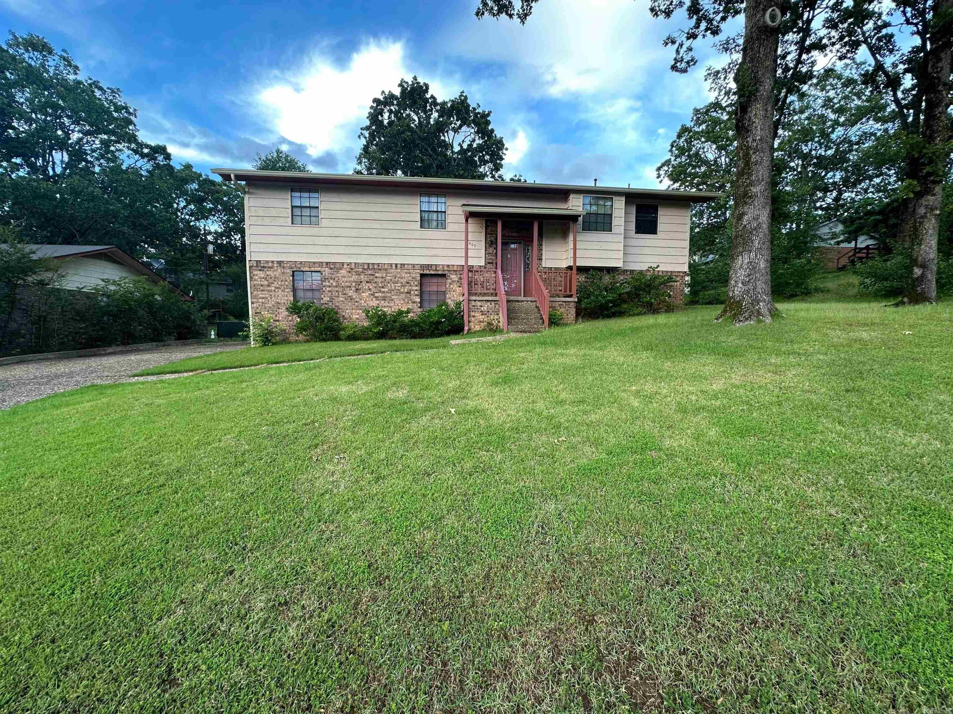 809 Emerald Gardens Drive