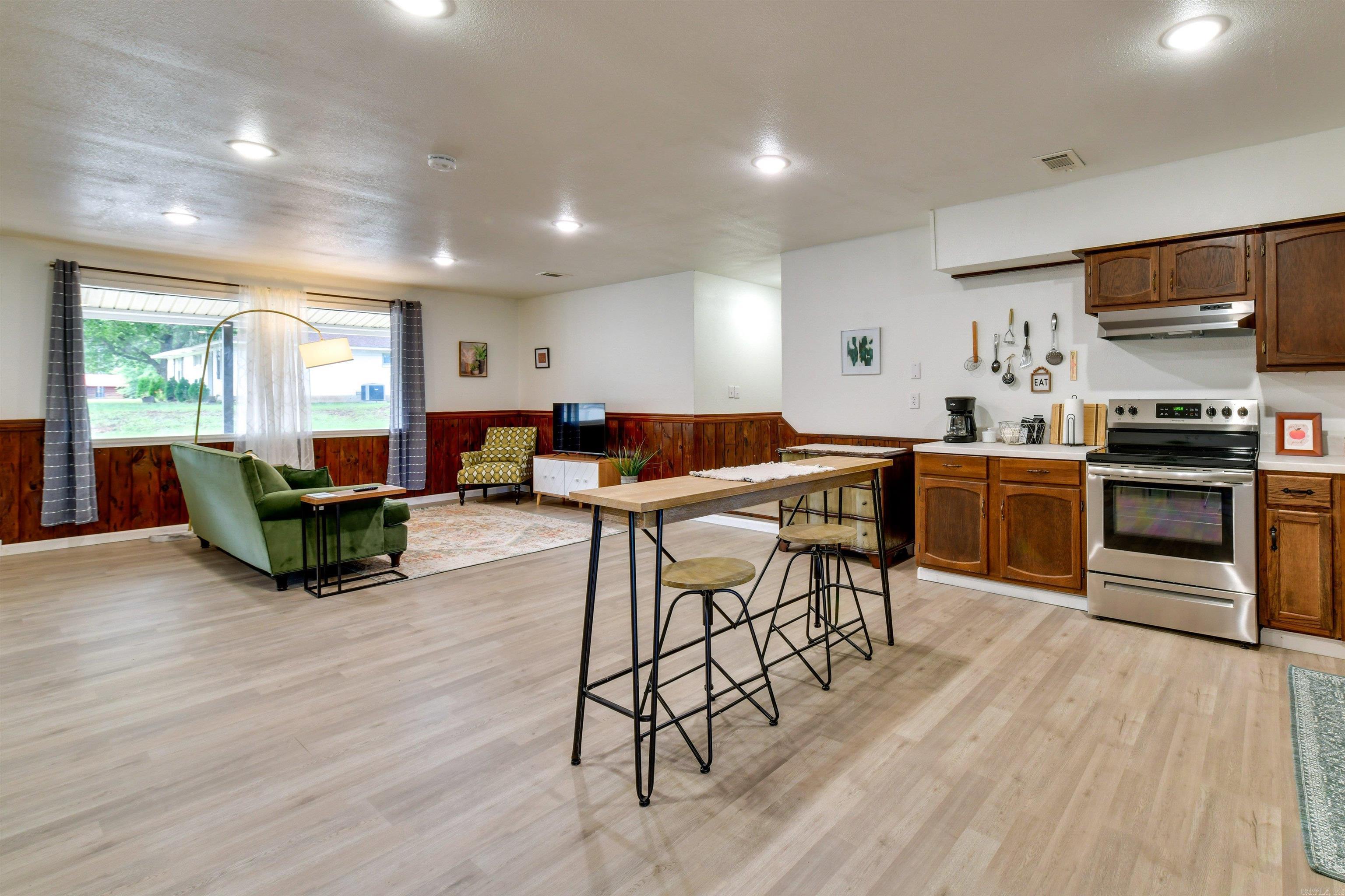 605 Parkview