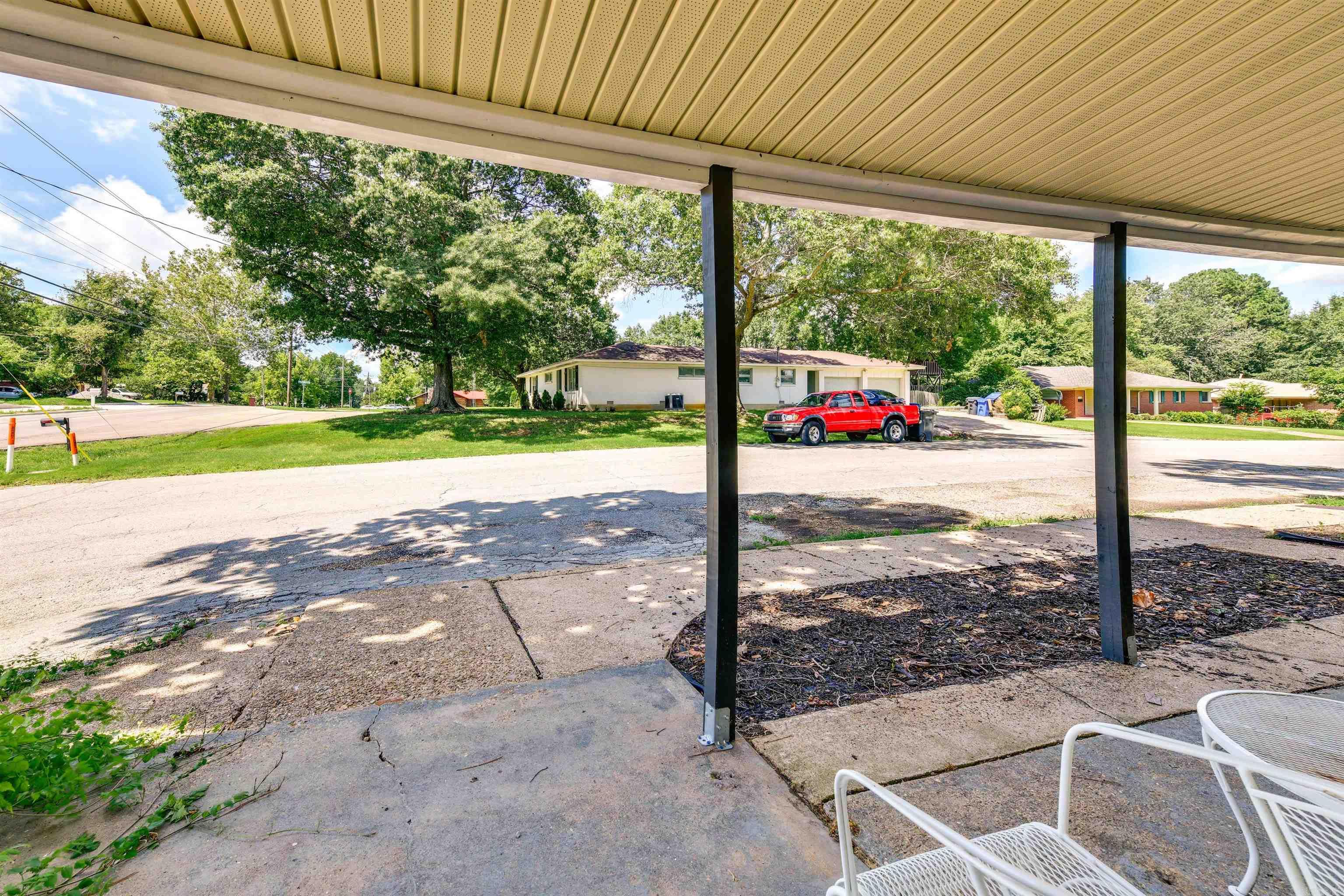 605 Parkview