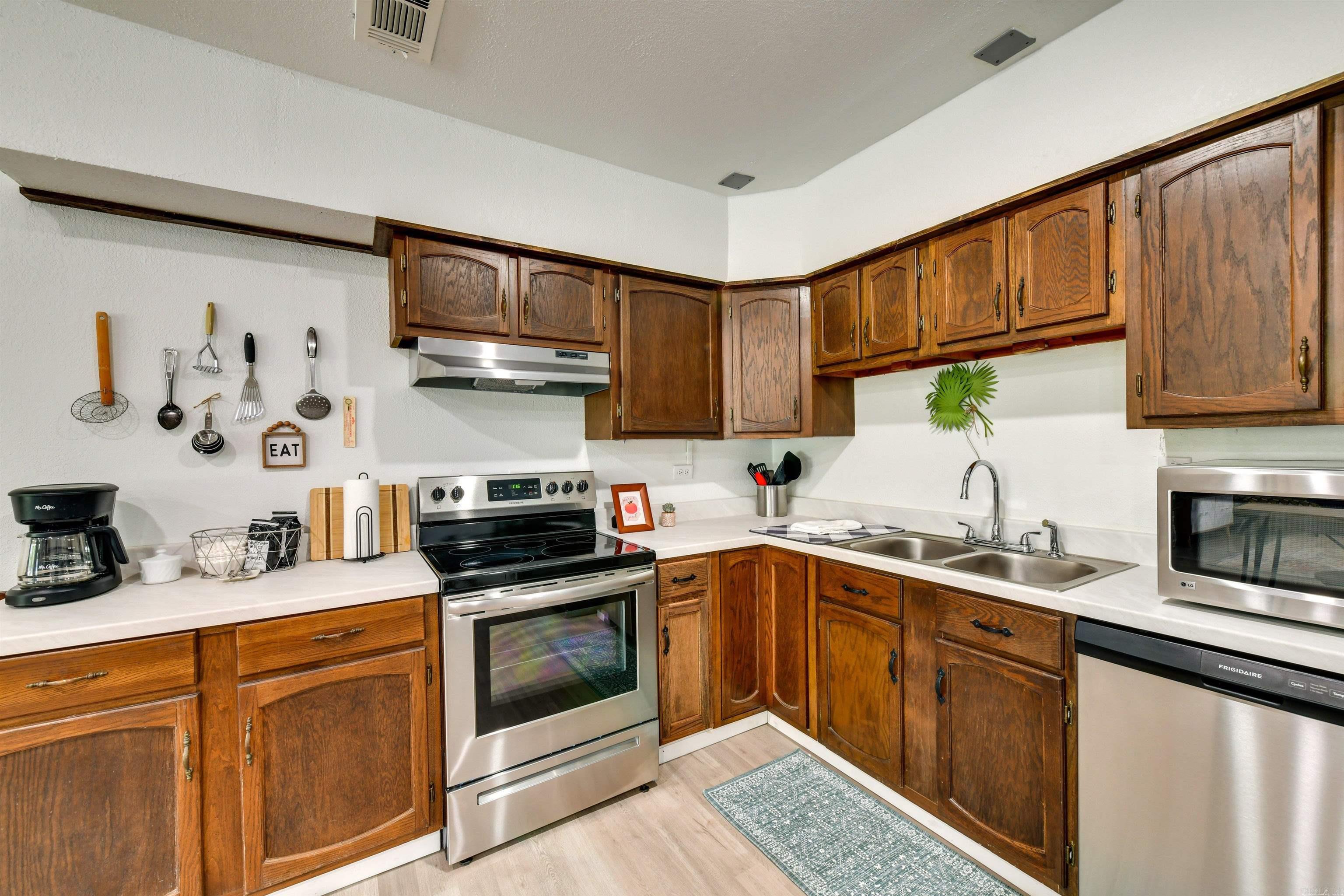 605 Parkview