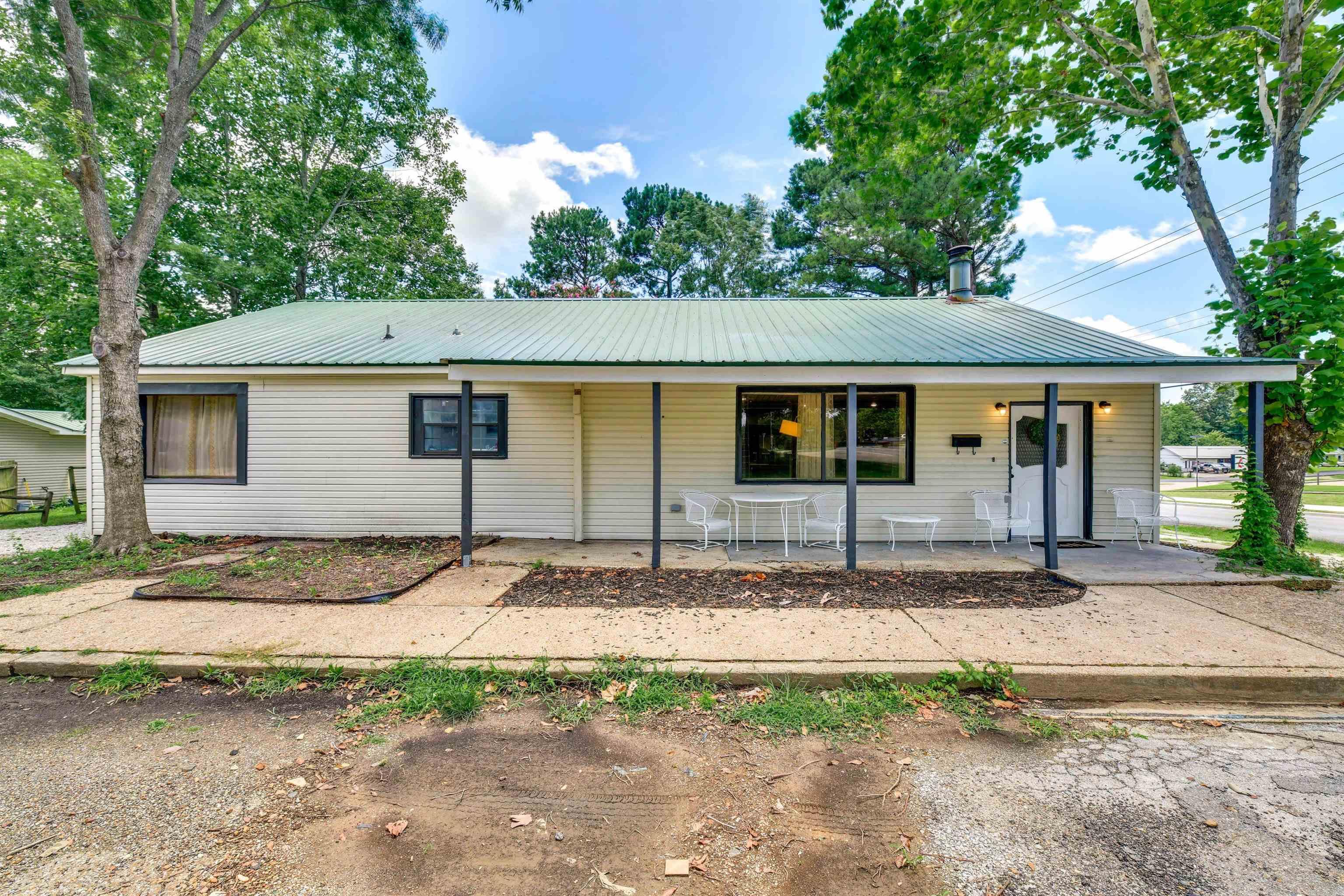 605 Parkview