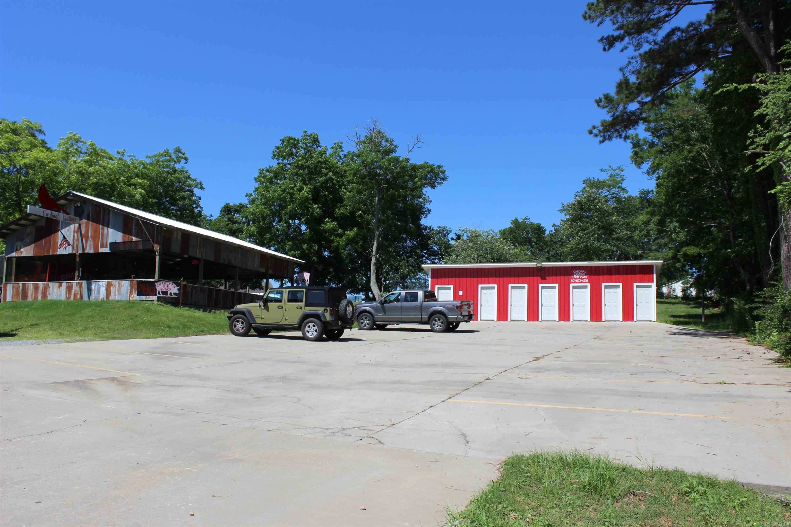 1825 Hwy 229