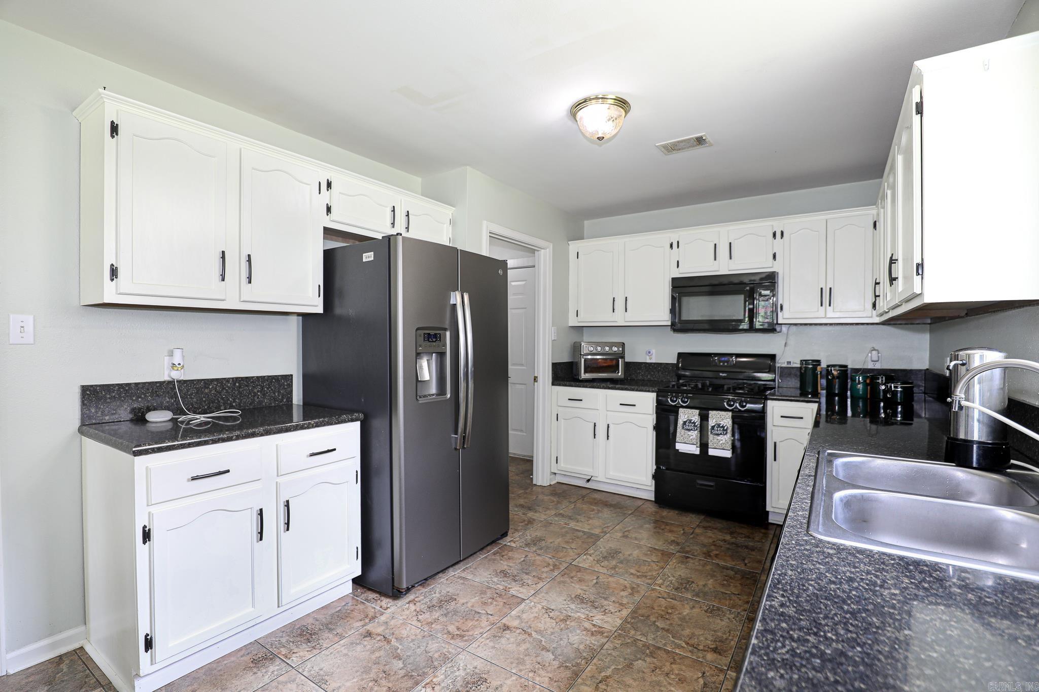 2203 Cedar Ridge Drive