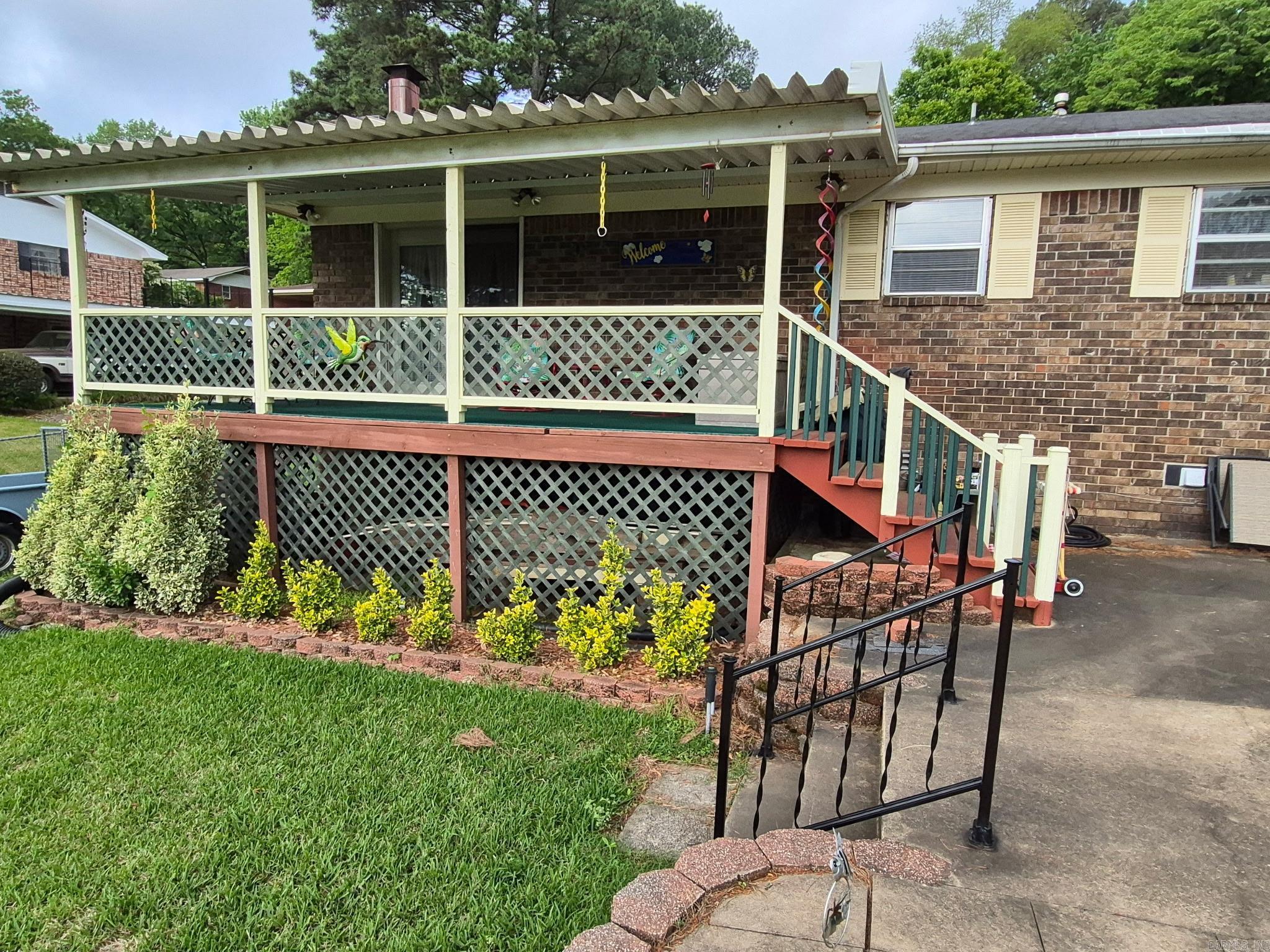 210 Mockingbird Lane