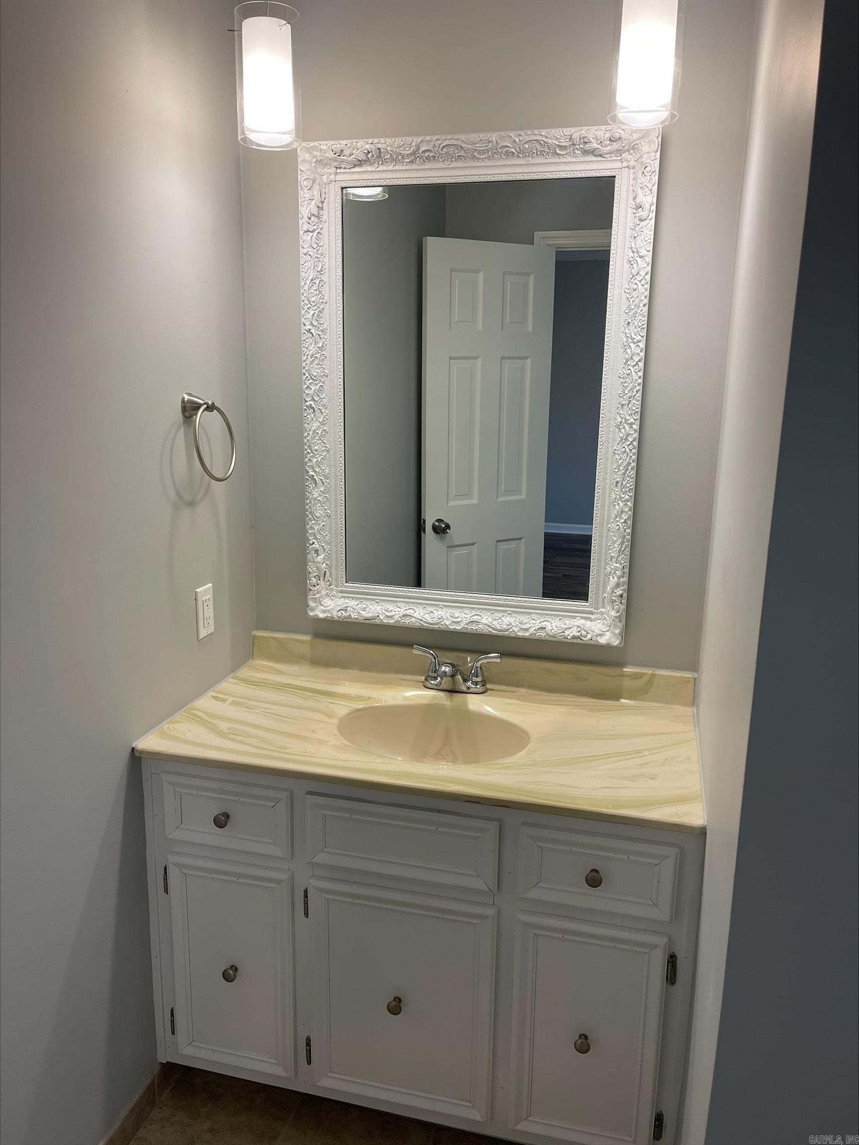 1210 N Jeff Davis St