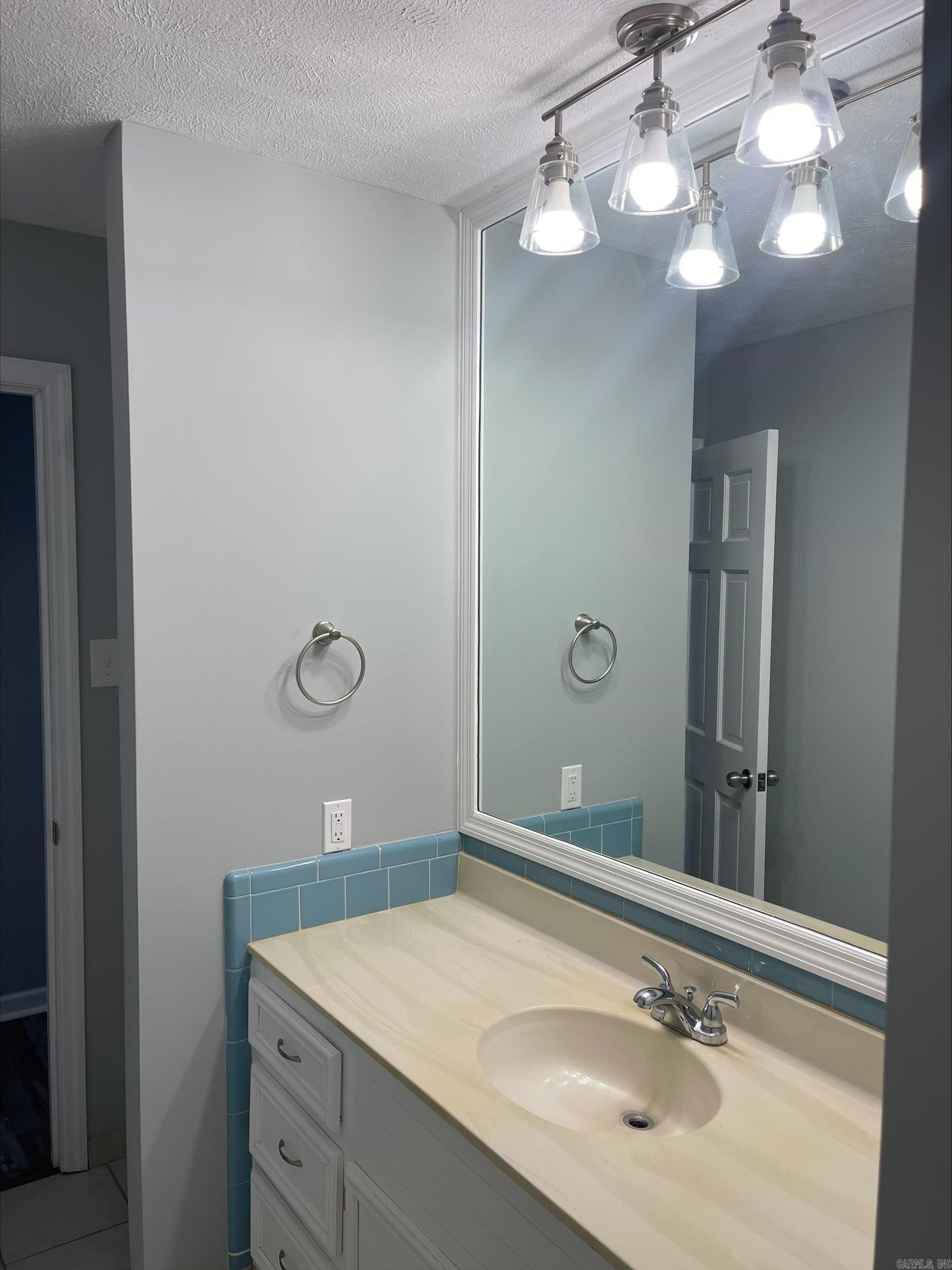 1210 N Jeff Davis St