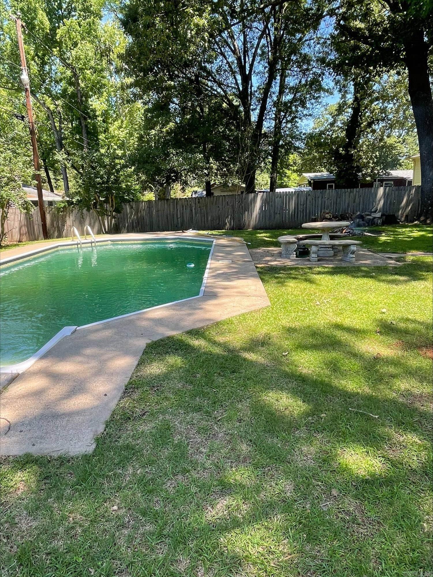 1210 N Jeff Davis St