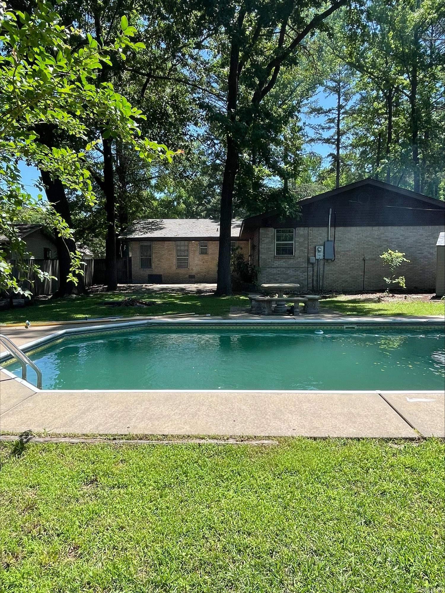 1210 N Jeff Davis St