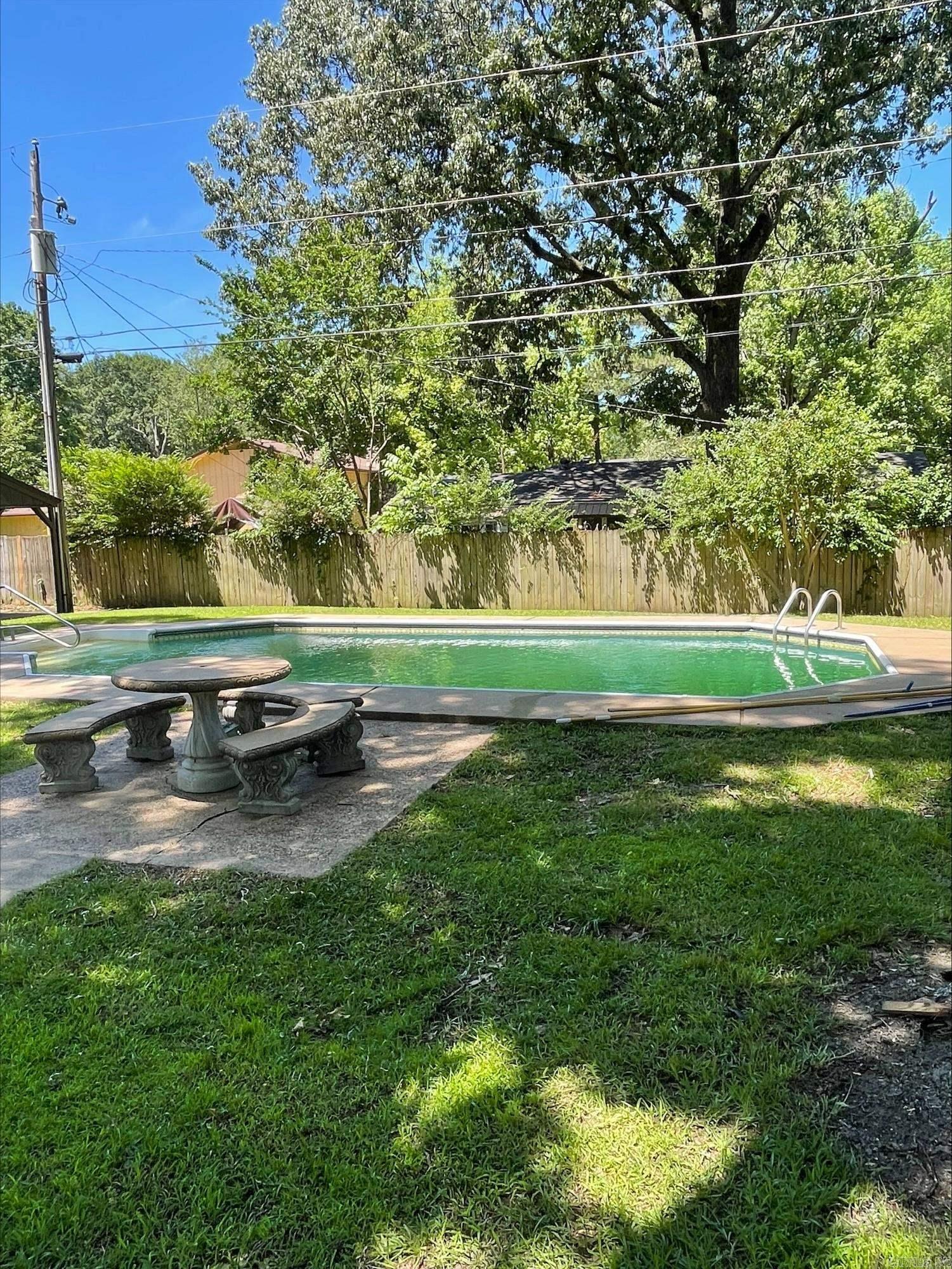 1210 N Jeff Davis St