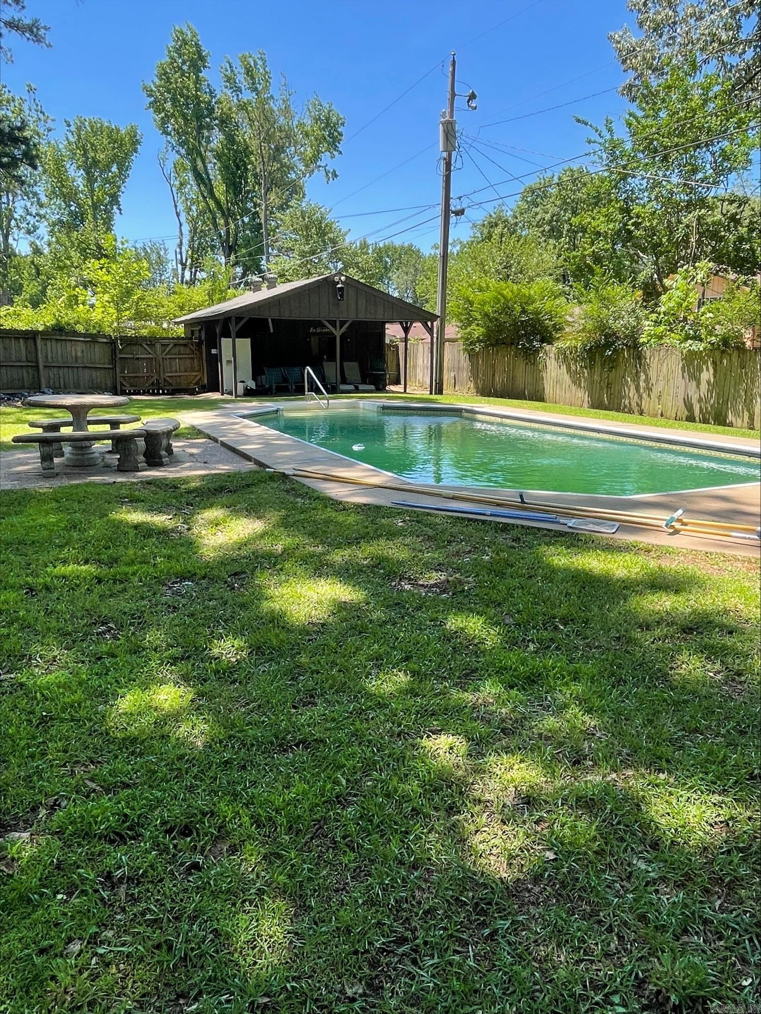 1210 N Jeff Davis St