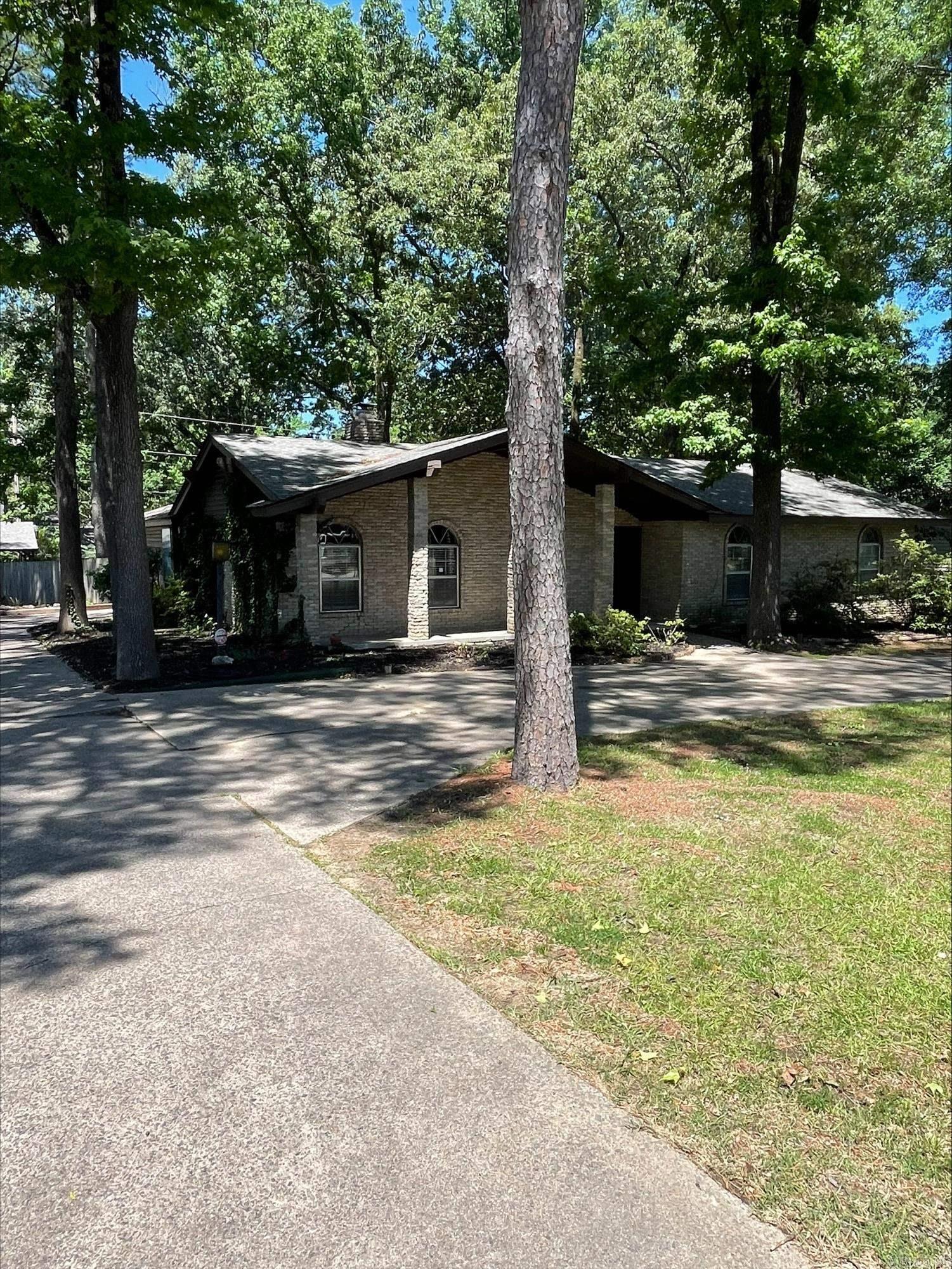 1210 N Jeff Davis St