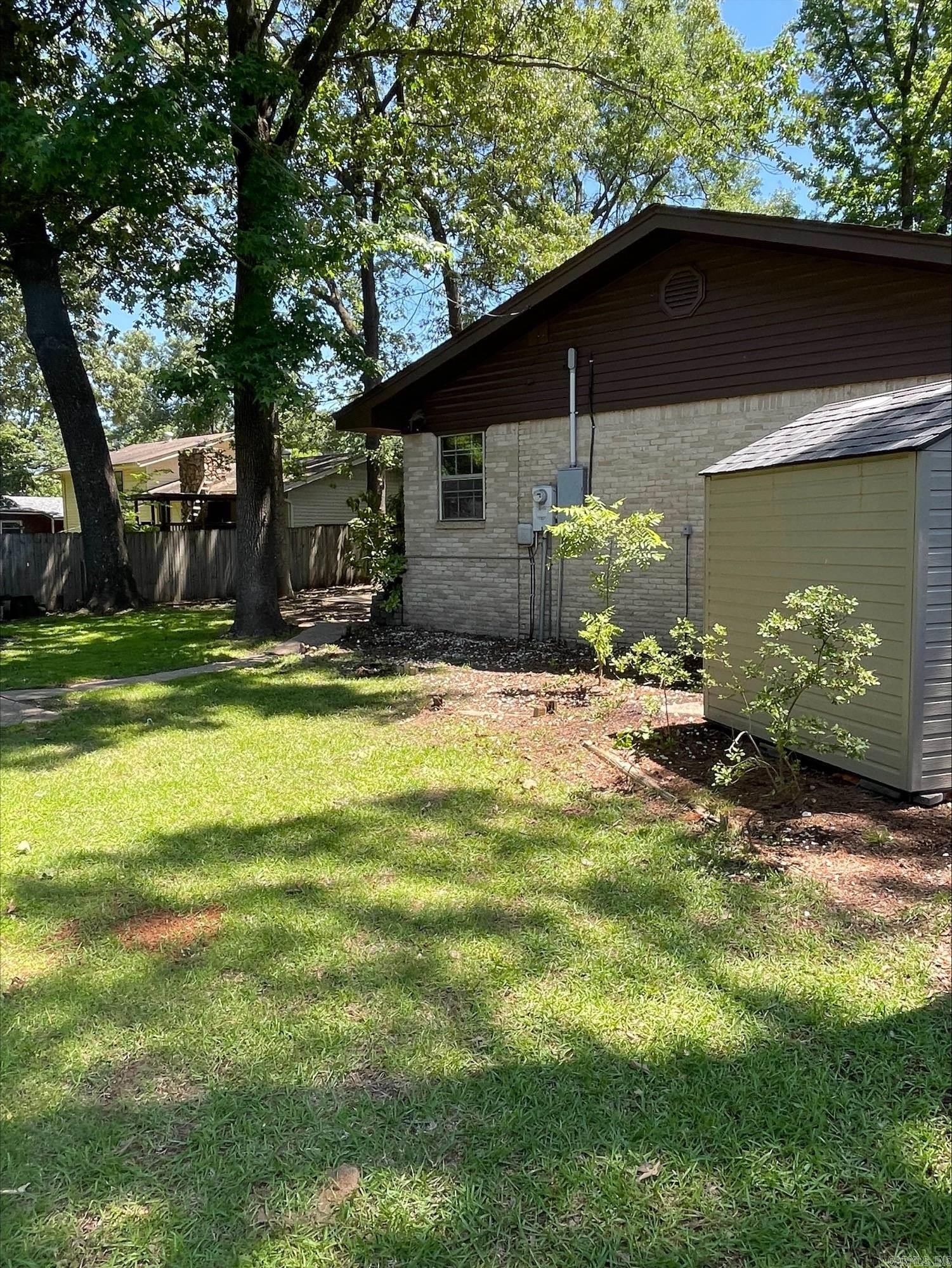 1210 N Jeff Davis St