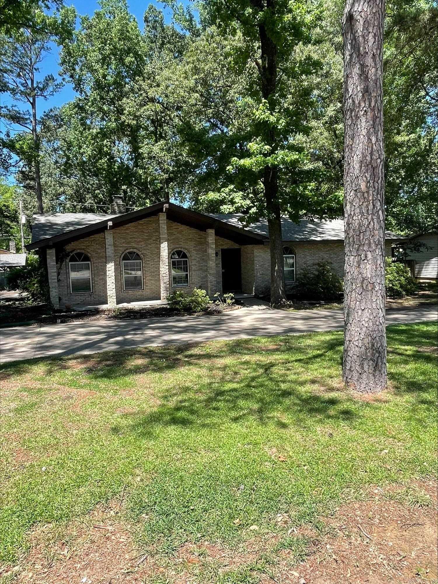 1210 N Jeff Davis St